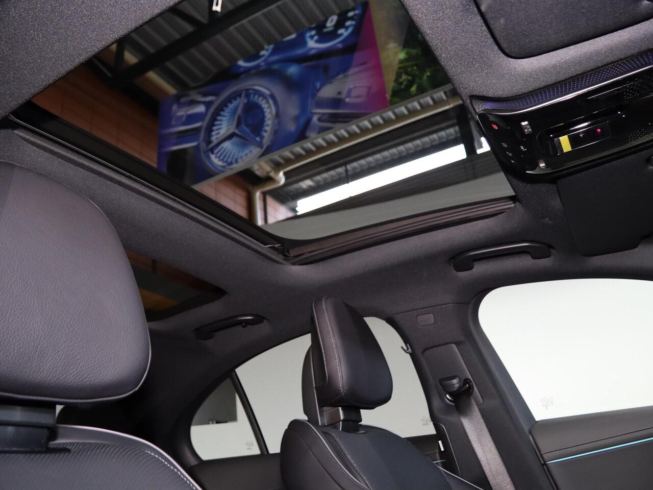 Mercedes-Benz E-KLASSE 300e Sport Edition | Panoramaschuifdak | Premium plus | Superscreen | Nightpakket | Burmester | Stoelventilatie | Rijassistentiepakket Plus | Head-up display | DISTRONIC |