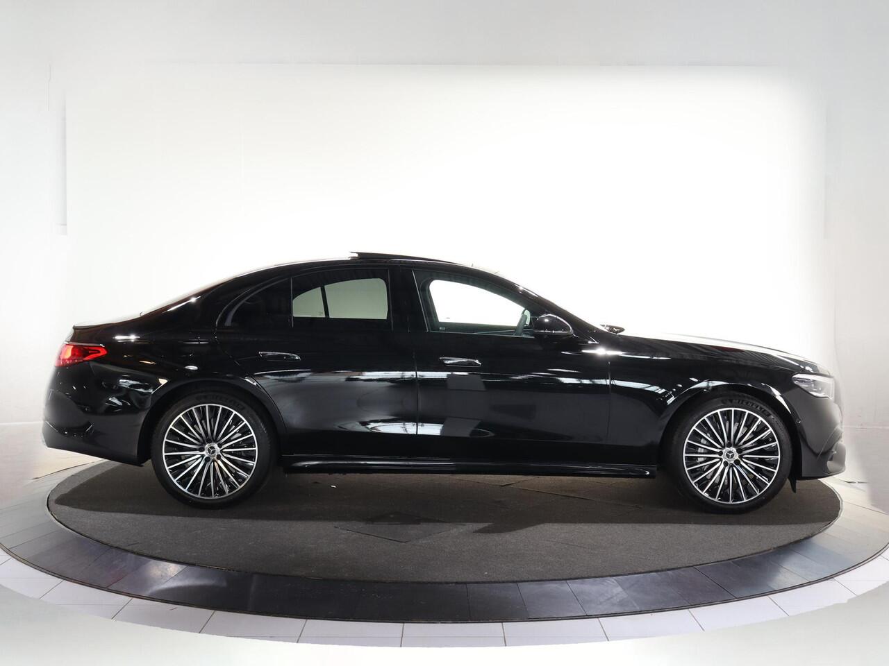 Mercedes-Benz E-KLASSE 300e Sport Edition | Panoramaschuifdak | Premium Plus | Rijassistentiepakket Plus | Nightpakket | Leder pakket | Burmester | Head-up display | 360° camera | DISTRONIC |