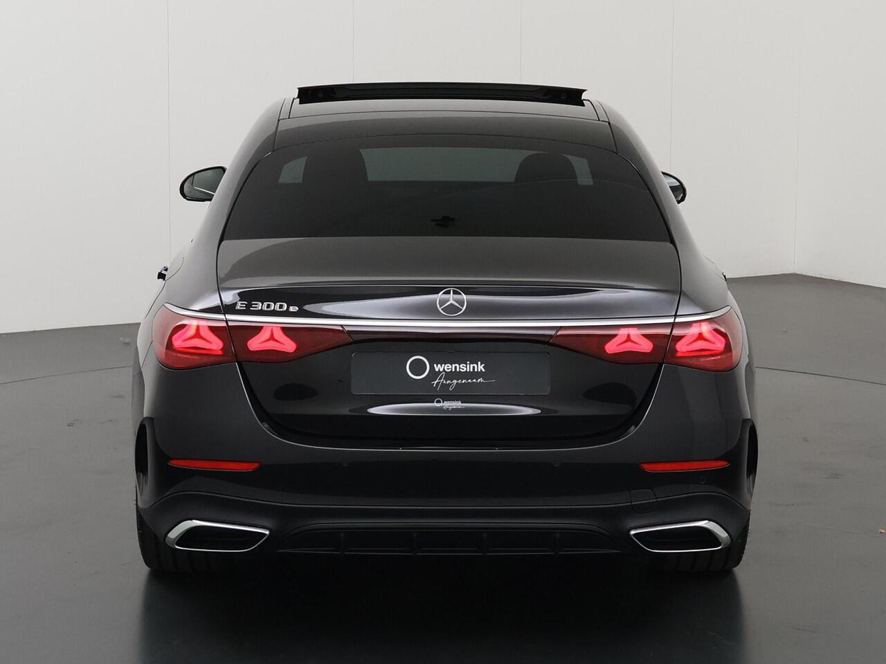 Mercedes-Benz E-KLASSE 300e Sport Edition | Panoramaschuifdak | Nightpakket | Premium plus pakket | Rijassistentiepakket Plus | Stoelventilatie | Burmester | 360° camera |