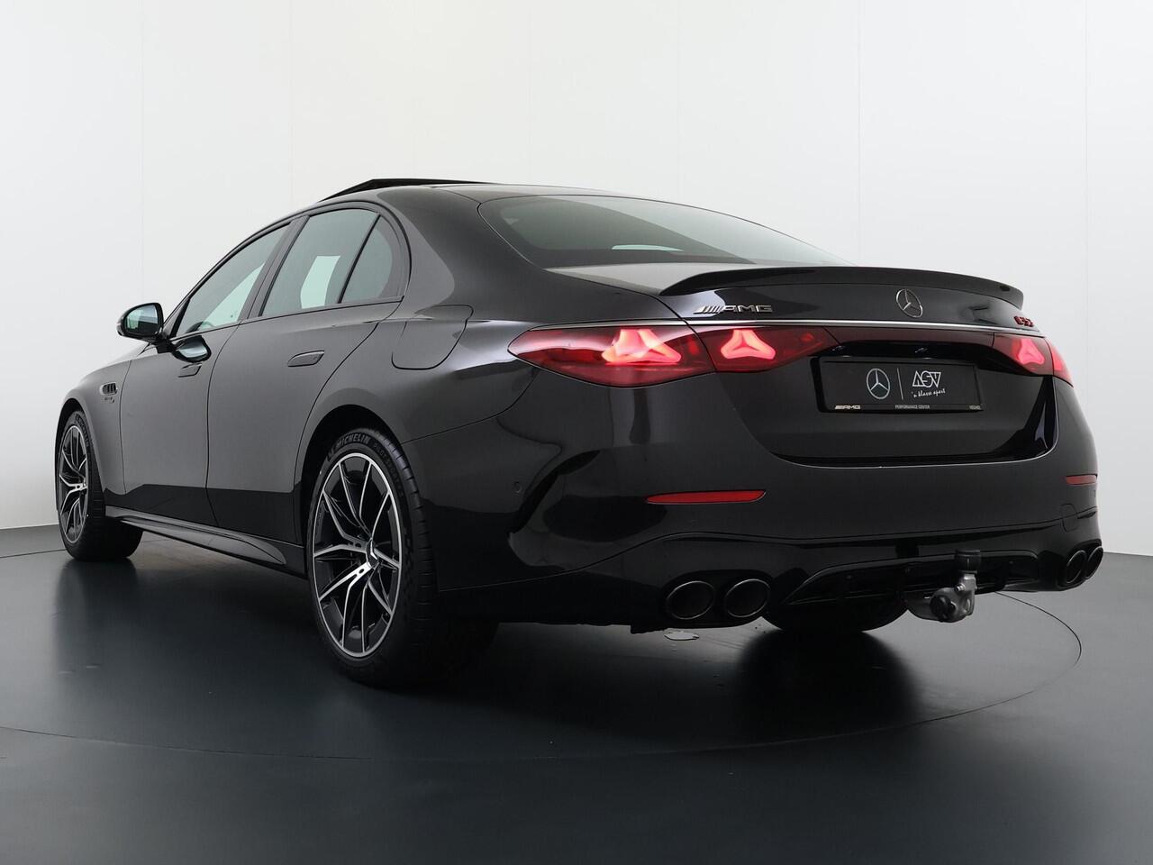 Mercedes-Benz E-KLASSE AMG 53 4MATIC+ Night Edition | Massagestoelen Voorin | Achterasbesturing | Panorama - Schuifdak | Head-Up Display | 360° Camera | Trekhaak Wegklapbaar | Burmester 4D Surround Sound