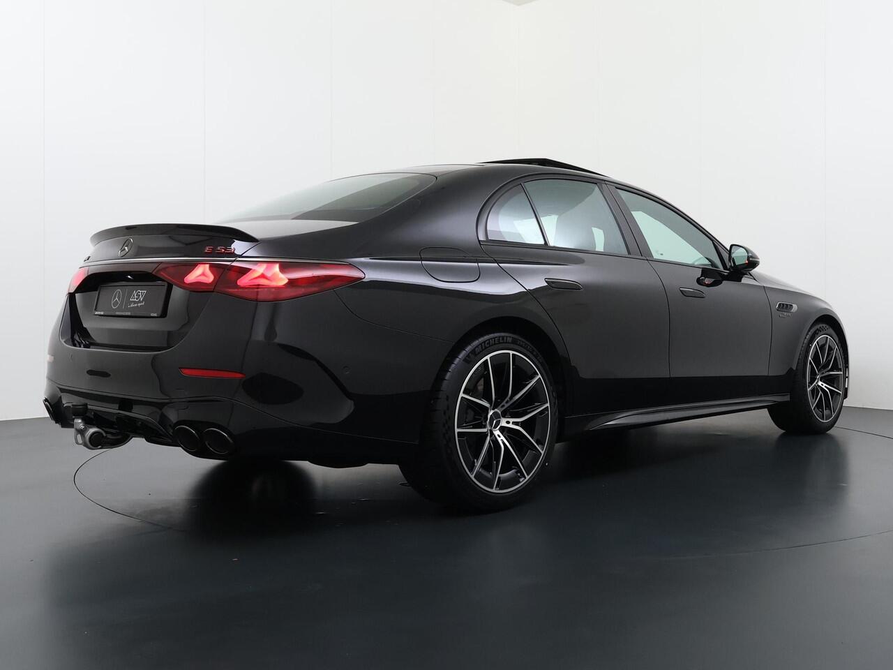 Mercedes-Benz E-KLASSE AMG 53 4MATIC+ Night Edition | Massagestoelen Voorin | Achterasbesturing | Panorama - Schuifdak | Head-Up Display | 360° Camera | Trekhaak Wegklapbaar | Burmester 4D Surround Sound