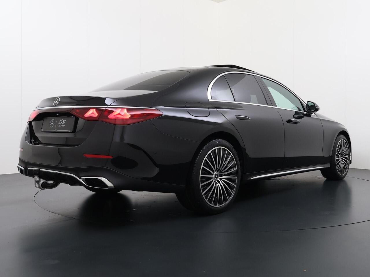 Mercedes-Benz E-KLASSE 300 e Sport Edition | Superscreen | Burmester 4D Surround Sound | Memorystoelen | Panorama - Schuifdak | Trekhaak Wegklapbaar | Distronic Cruise Control