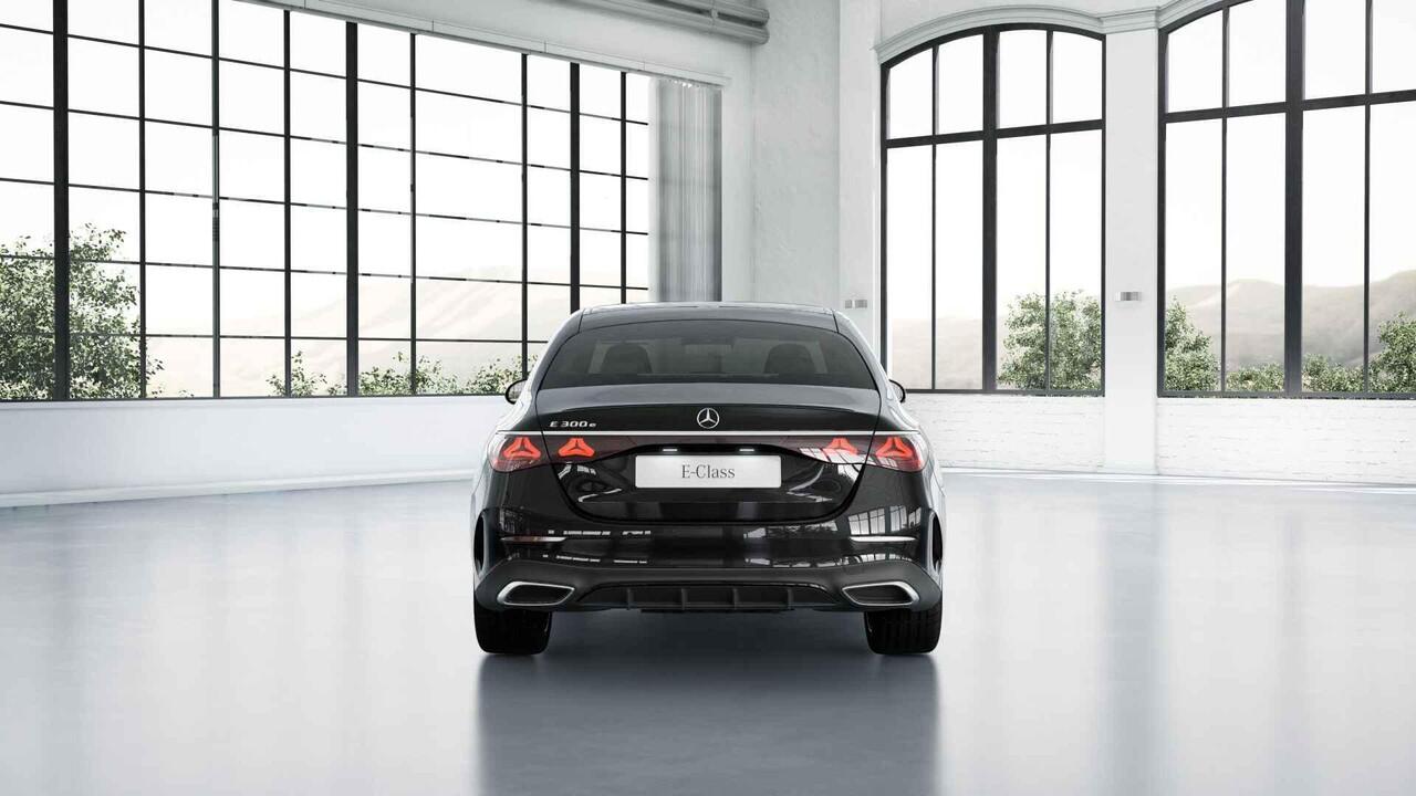 Mercedes-Benz E-KLASSE 300e Sport Edition | Premium-pakket | Nightpakket | Dodehoekassistent | 360° camera | Stoel ventilatie voor |