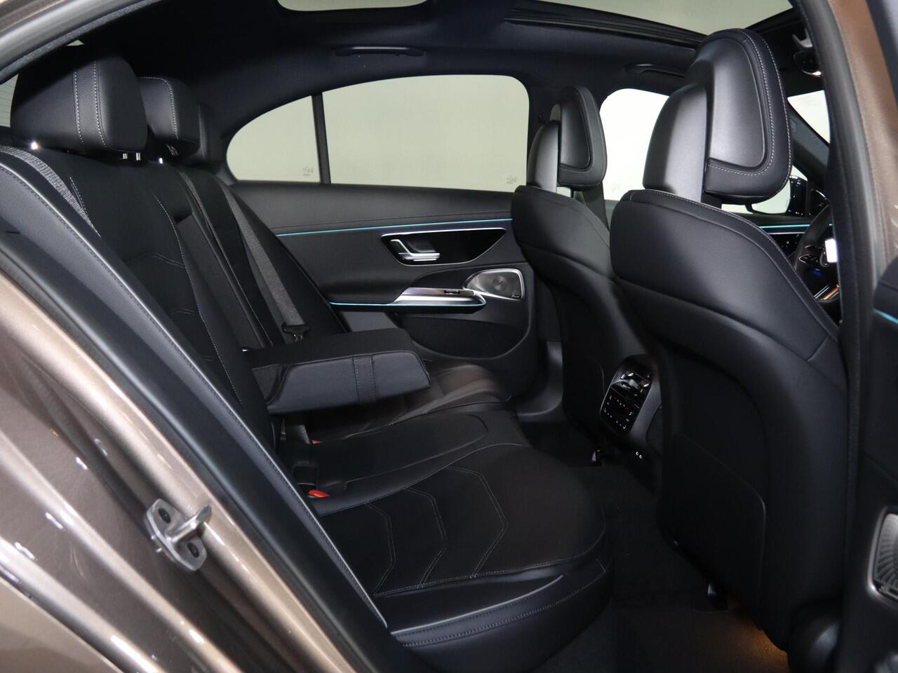 Mercedes-Benz E-KLASSE 300e Sport Edition | Panoramaschuifdak | Nightpakket | Premium plus pakket | Rijassistentiepakket Plus | Stoelventilatie | Burmester | 360° camera |