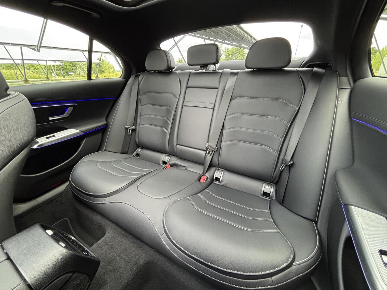 Mercedes-Benz E-KLASSE 300 e Sport Edition | Night | Burmester | Rijassistentiepakket | Superscreen | Stoelverwarming/ventilatie | Sfeerverlichting | 360 camera |