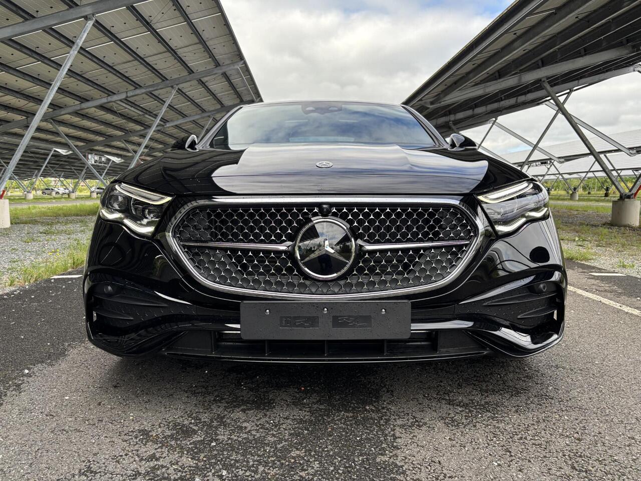 Mercedes-Benz E-KLASSE 300 e Sport Edition | Night | Burmester | Rijassistentiepakket | Superscreen | Stoelverwarming/ventilatie | Sfeerverlichting | 360 camera |