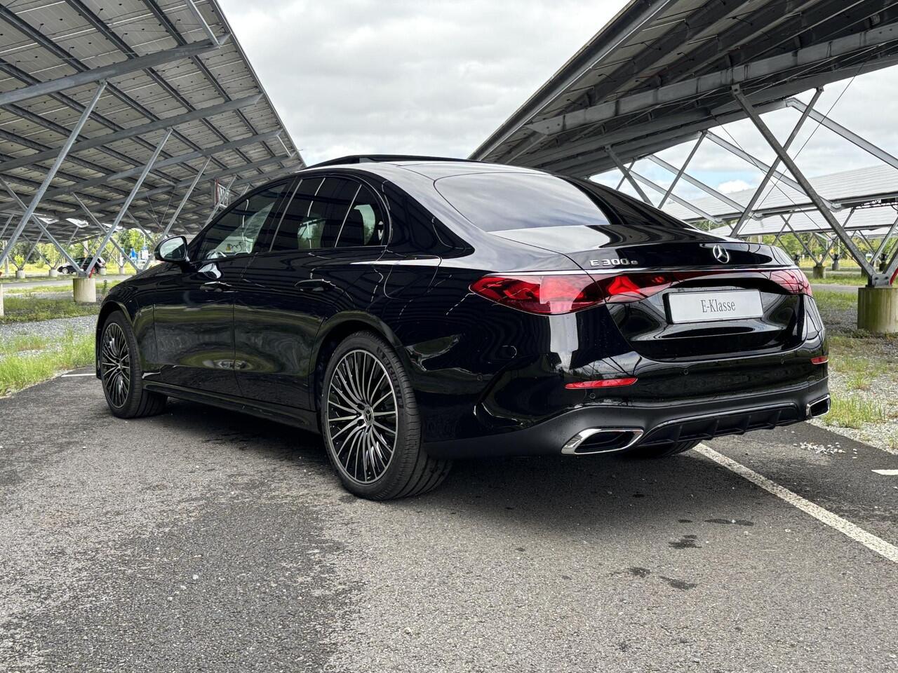 Mercedes-Benz E-KLASSE 300 e Sport Edition | Night | Burmester | Rijassistentiepakket | Superscreen | Stoelverwarming/ventilatie | Sfeerverlichting | 360 camera |