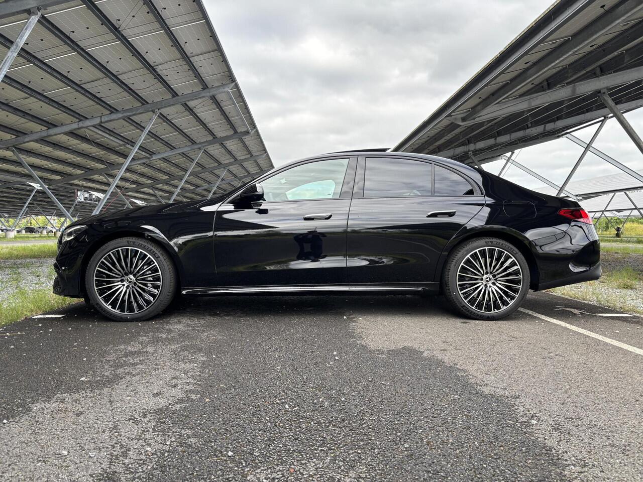 Mercedes-Benz E-KLASSE 300 e Sport Edition | Night | Burmester | Rijassistentiepakket | Superscreen | Stoelverwarming/ventilatie | Sfeerverlichting | 360 camera |