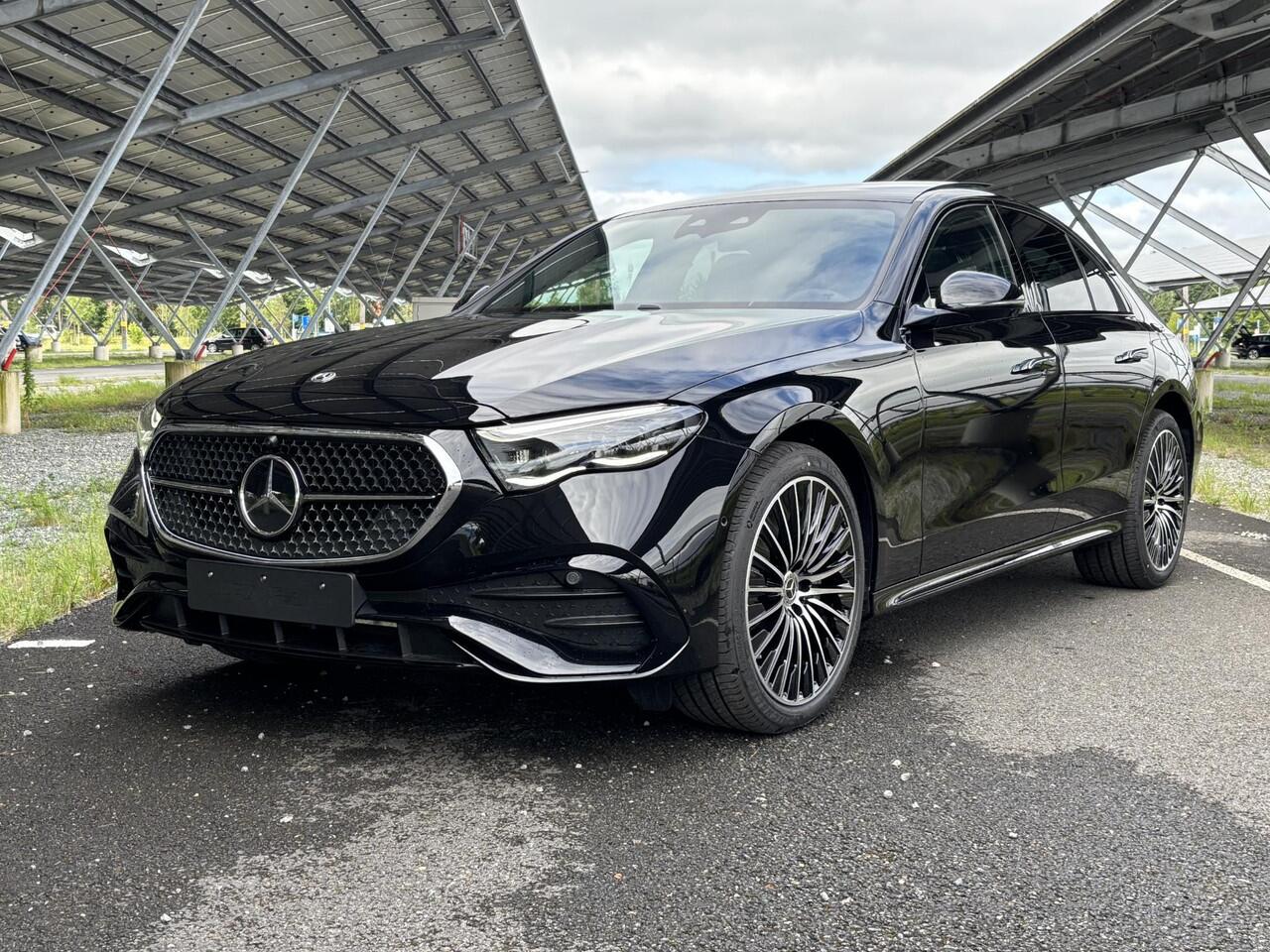 Mercedes-Benz E-KLASSE 300 e Sport Edition | Night | Burmester | Rijassistentiepakket | Superscreen | Stoelverwarming/ventilatie | Sfeerverlichting | 360 camera |