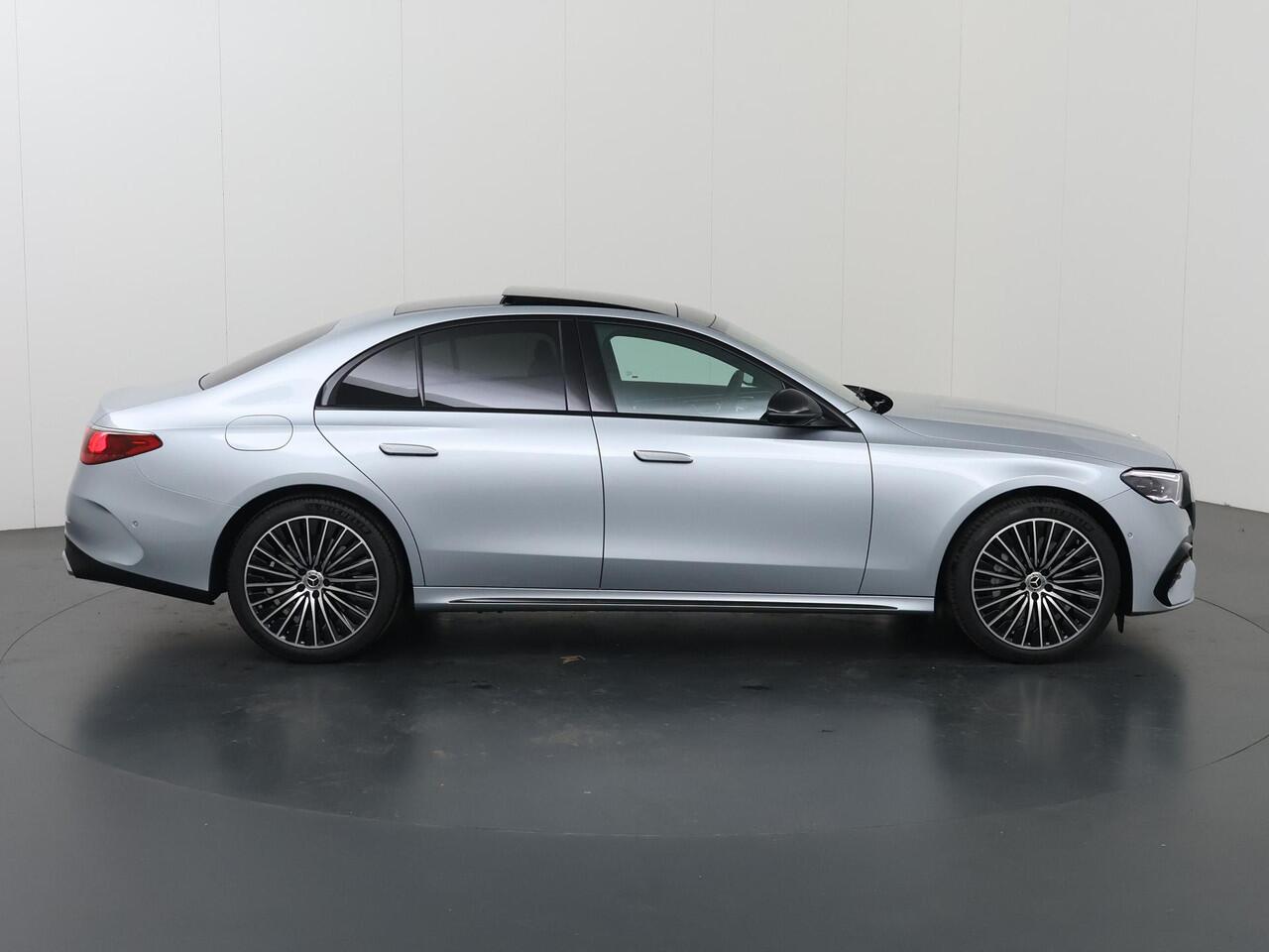 Mercedes-Benz E-KLASSE 300e Sport Edition | Panoramaschuifdak | Premium | Rijassistentiepakket | Leder | Burmester | 360° camera |