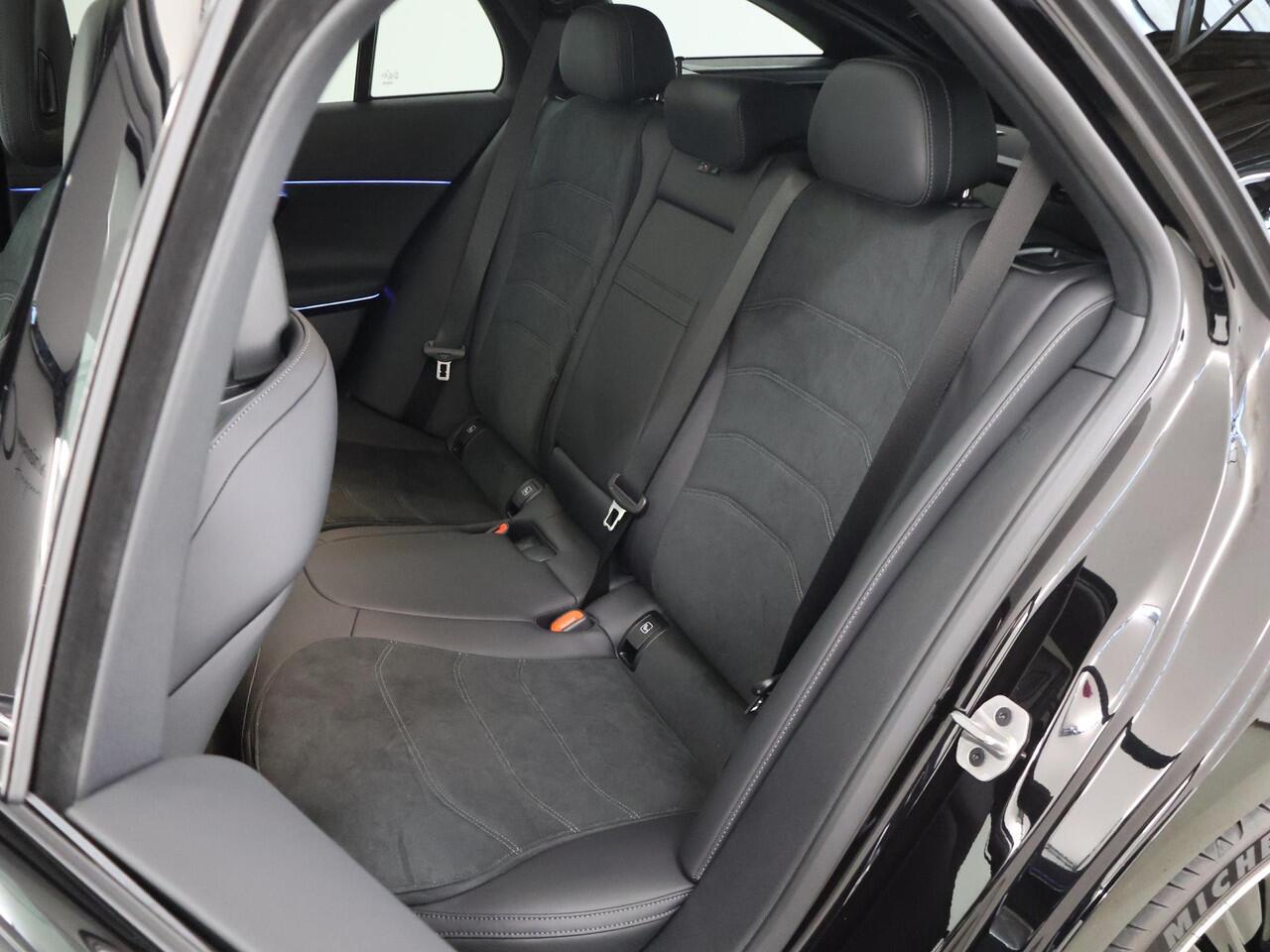 Mercedes-Benz E-KLASSE 300e Sport Edition | Panoramaschuifdak | Head-up | Trekhaak | Burmester | Nightpakket | 360° camera |