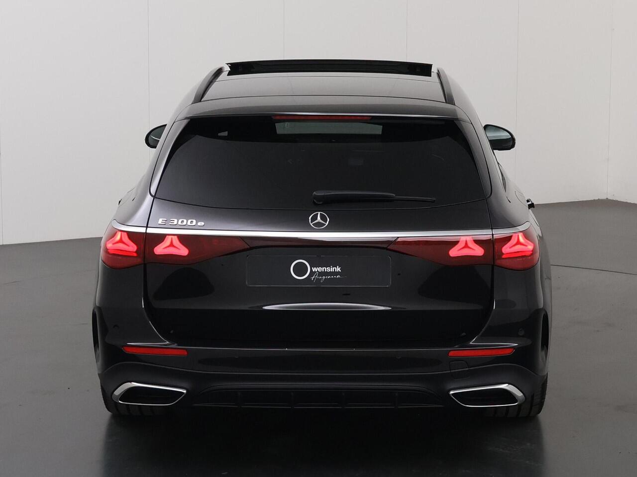 Mercedes-Benz E-KLASSE 300e Sport Edition | Panoramaschuifdak | Head-up | Trekhaak | Burmester | Nightpakket | 360° camera |