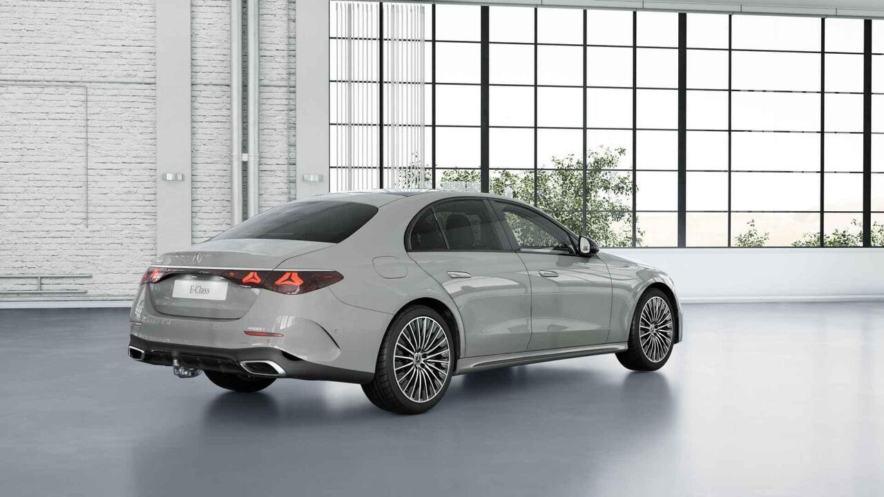 Mercedes-Benz E-KLASSE 300e Sport Edition | Panoramaschuifdak | 360° camera | Head-Up | Burmester | Nightpakket | Trekhaak |