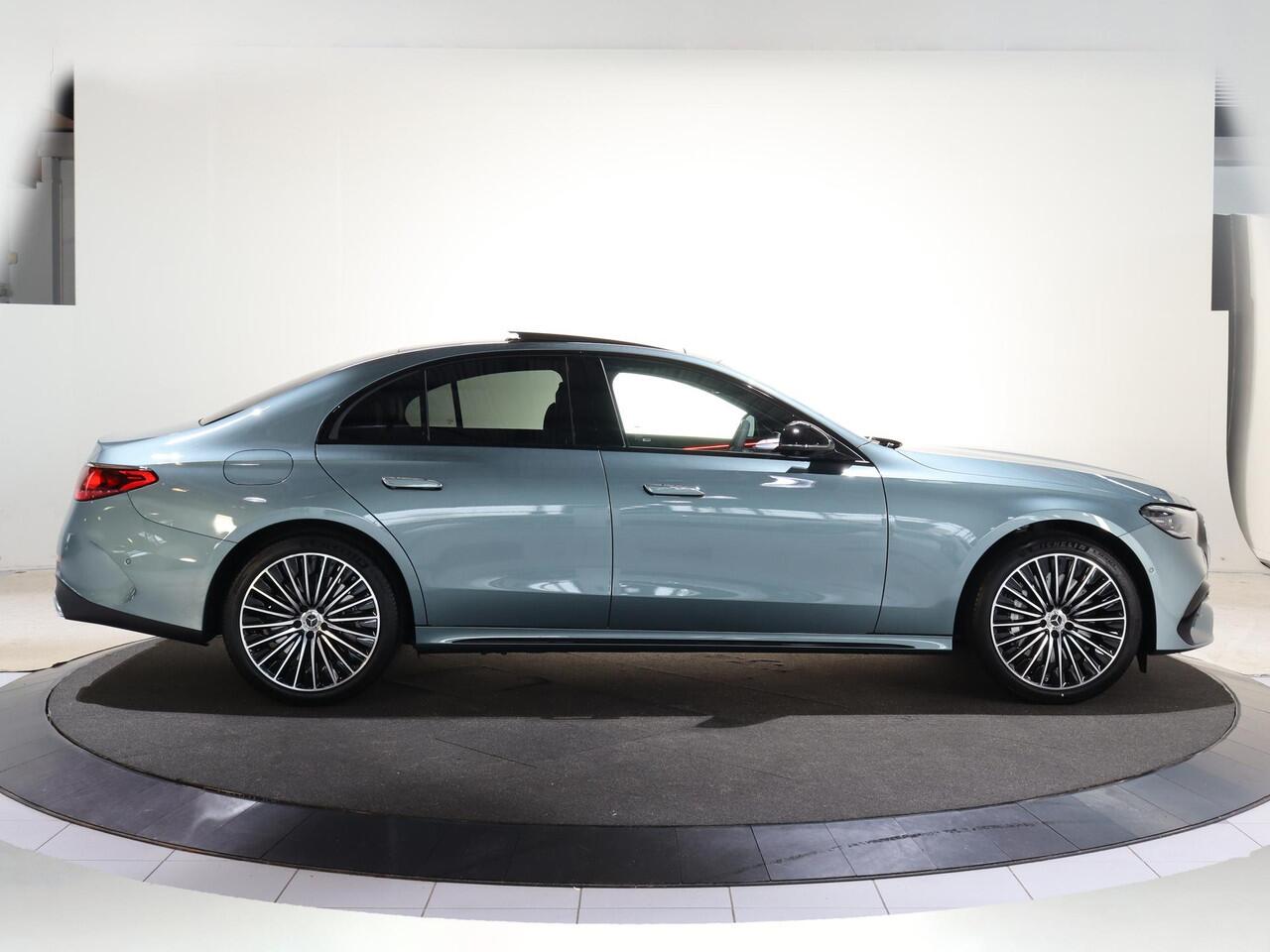 Mercedes-Benz E-KLASSE 300e Sport Edition | Panoramaschuifdak | Premium Pakket | 360° camera | Dodehoekassistent | Burmester | Nightpakket |