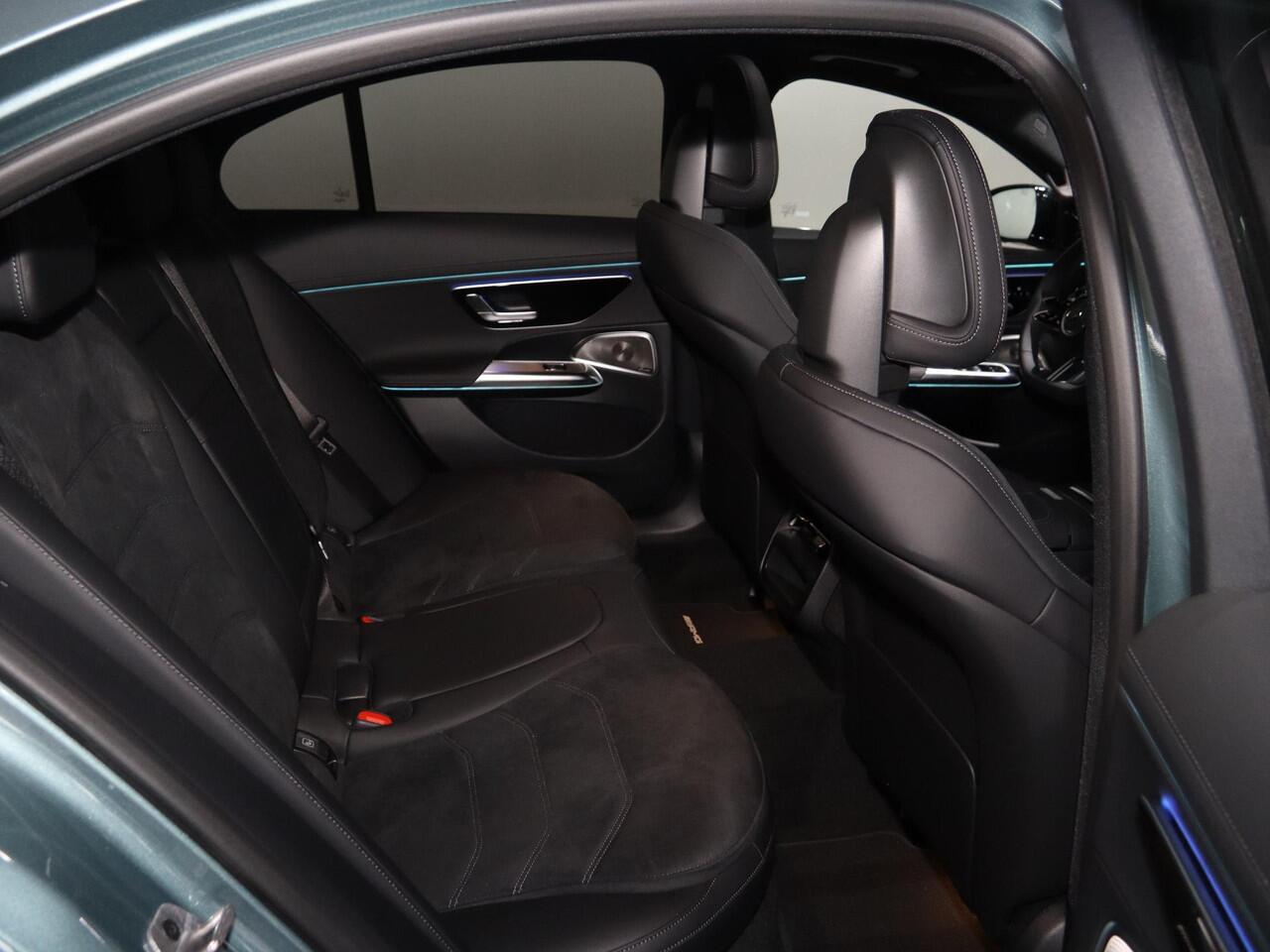 Mercedes-Benz E-KLASSE 300e Sport Edition | Panoramaschuifdak | Premium Pakket | 360° camera | Dodehoekassistent | Burmester | Nightpakket |