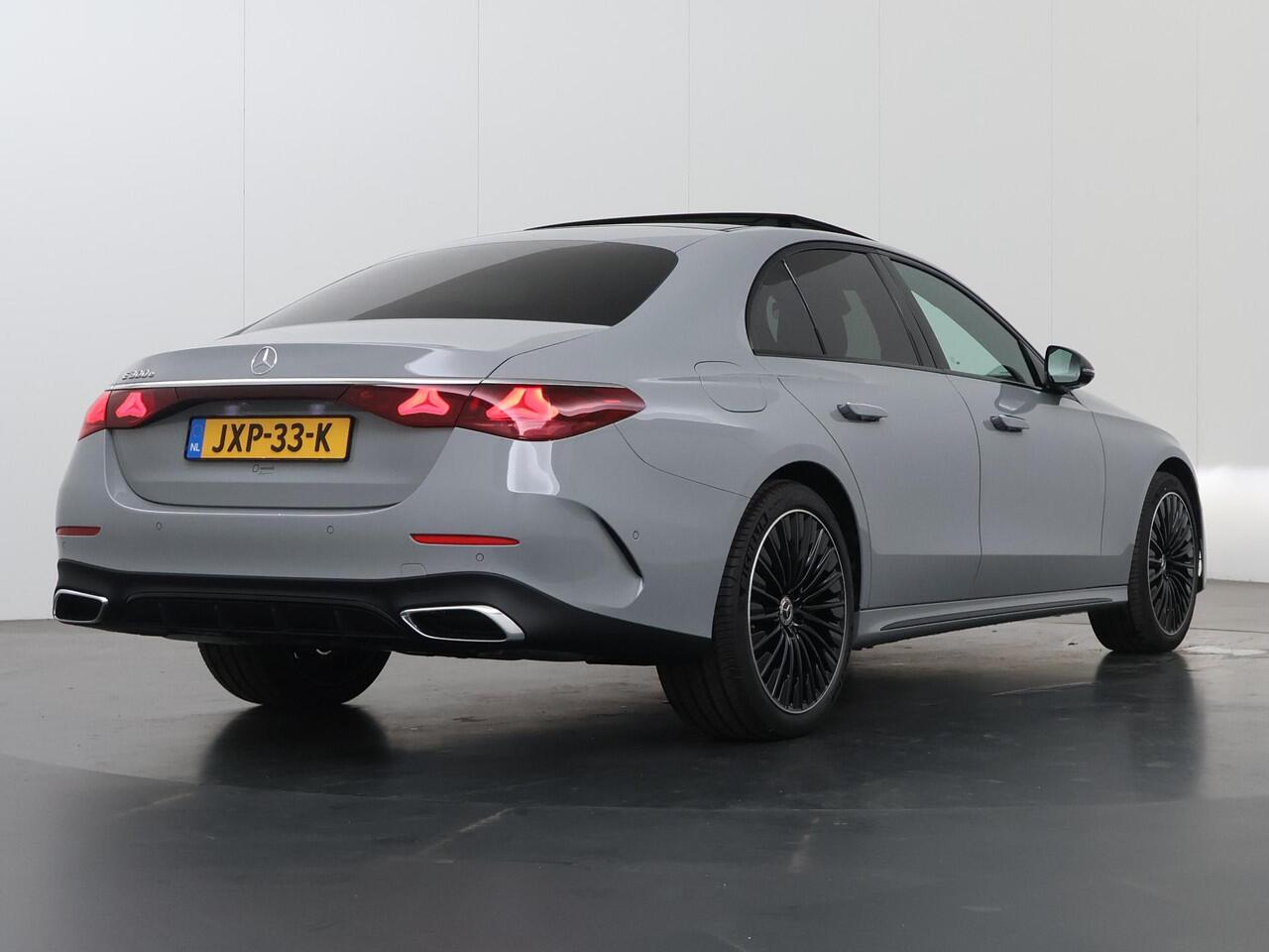 Mercedes-Benz E-KLASSE 300e Sport Edition | AMG | Night | Superscreen | Panoramadak | Burmester | Head up display |