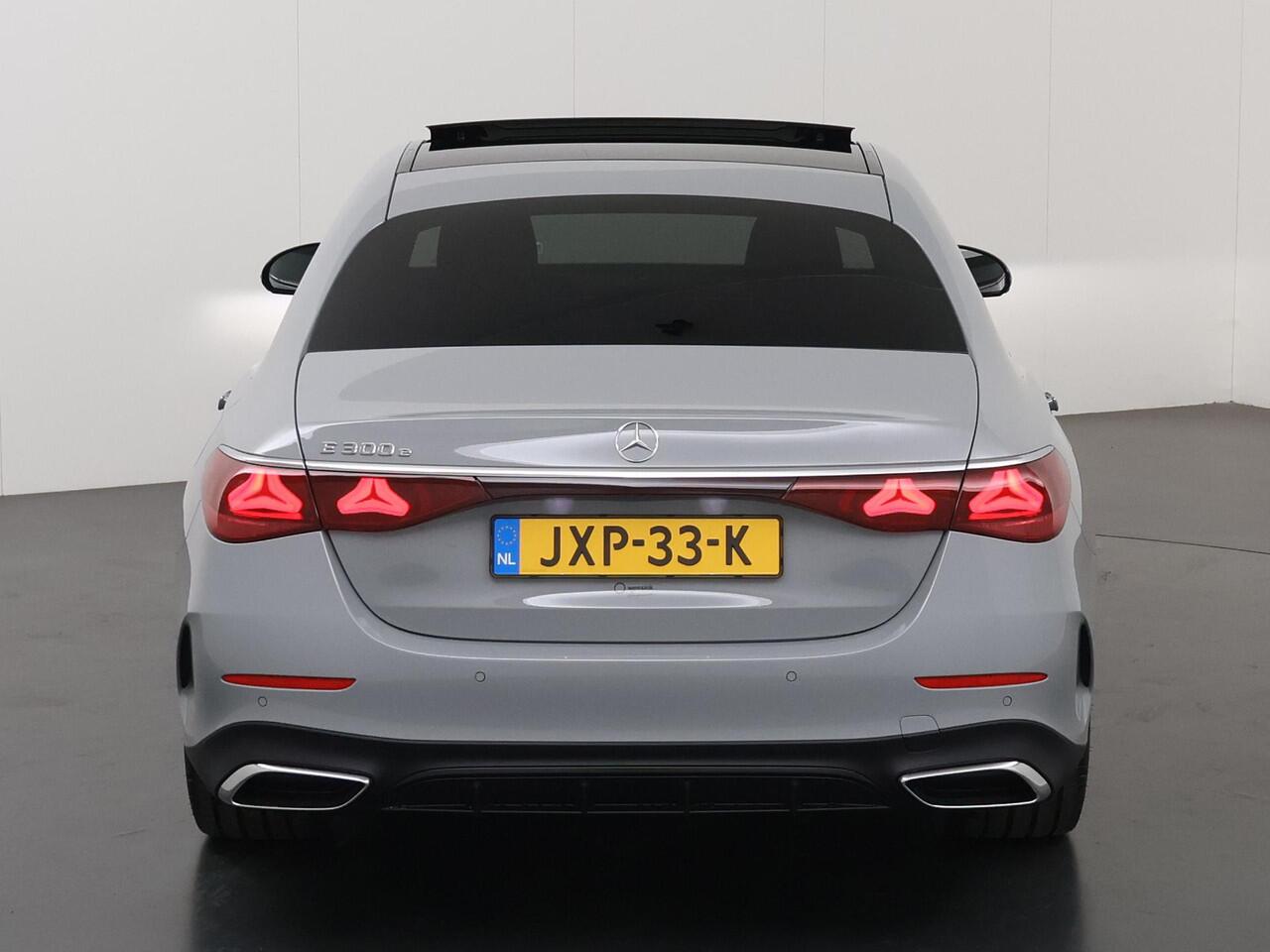 Mercedes-Benz E-KLASSE 300e Sport Edition | AMG | Night | Superscreen | Panoramadak | Burmester | Head up display |
