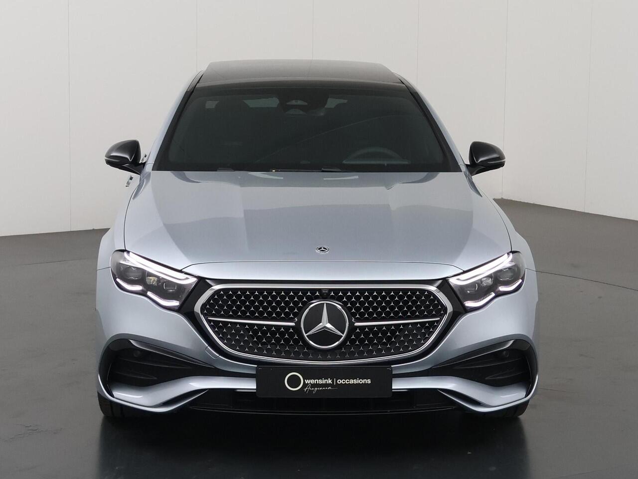 Mercedes-Benz E-KLASSE 300e Sport Edition | Panoramaschuifdak | 360° camera | Dodehoekassistent | Burmester | Nightpakket |