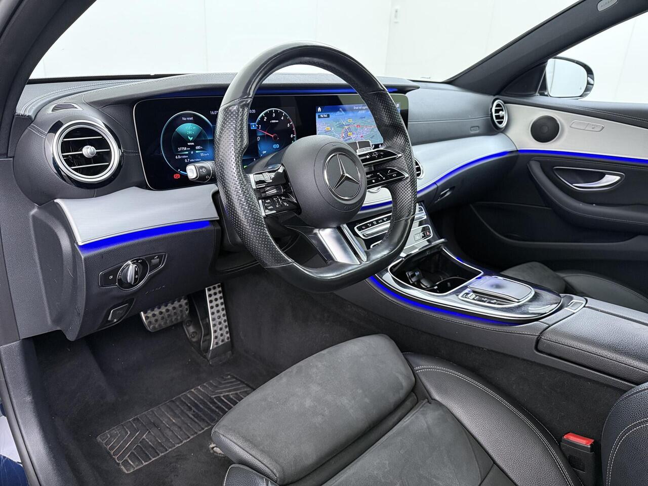 Mercedes-Benz E-estate 300 de AMG Line Facelift Panoramadak Sfeer verlichting