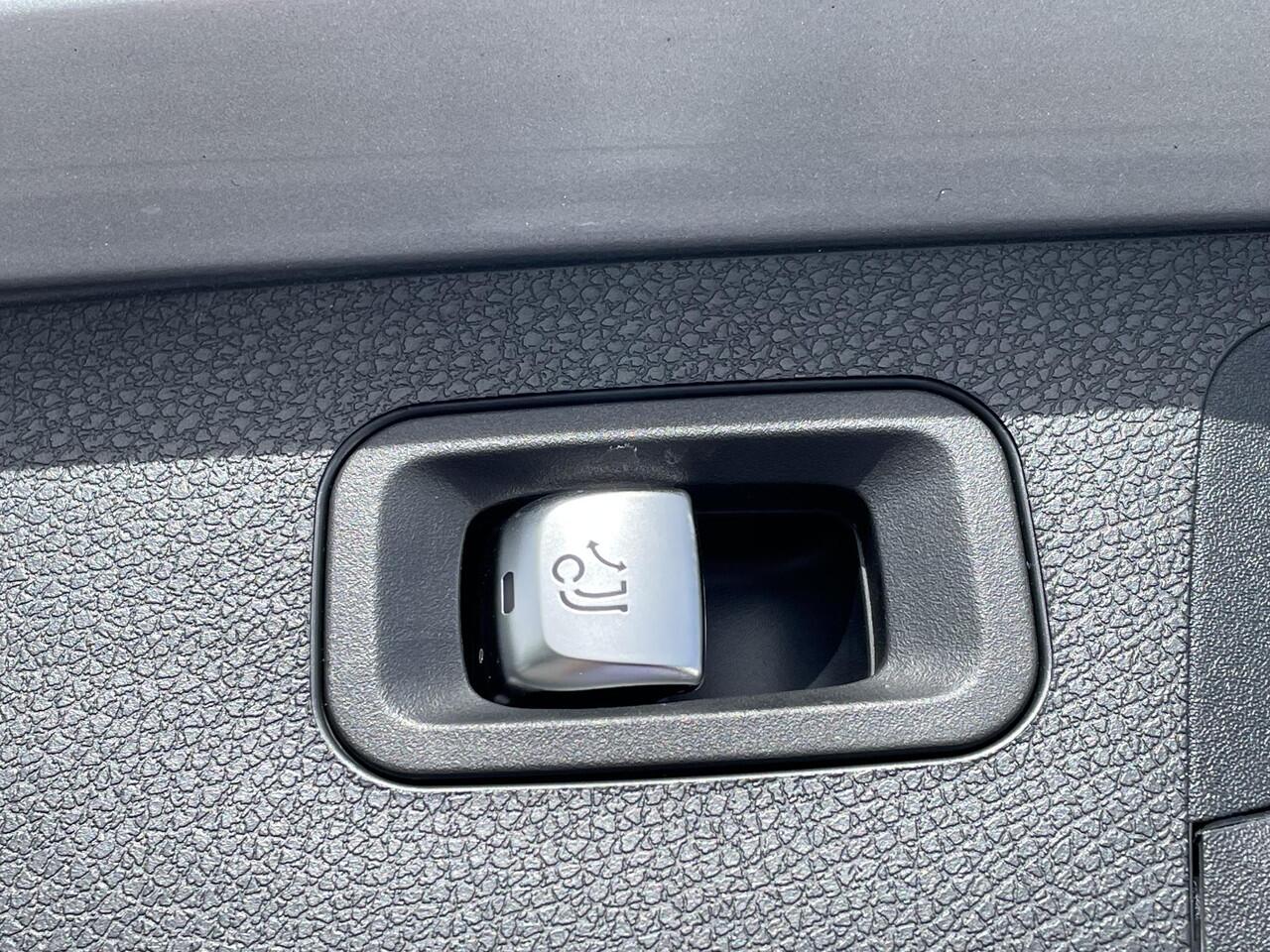 Mercedes-Benz E-estate 200 AMG | Panoramadak | | Trekhaak |