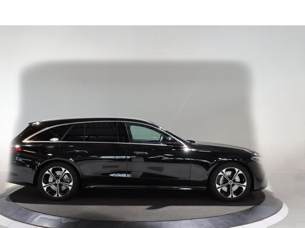 Mercedes-Benz E-estate 300e Luxury Line | Trekhaak | Keyless | Getint glas | Winter pakket | Zonne rollo | 19" lichtmetalen velgen | Achterbank verwarming |