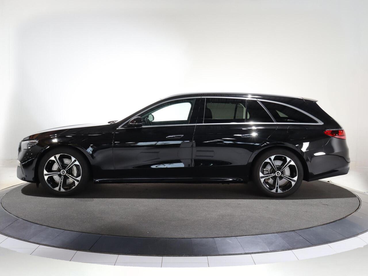 Mercedes-Benz E-estate 300e Luxury Line | Trekhaak | Keyless | Getint glas | Winter pakket | Zonne rollo | 19" lichtmetalen velgen | Achterbank verwarming |