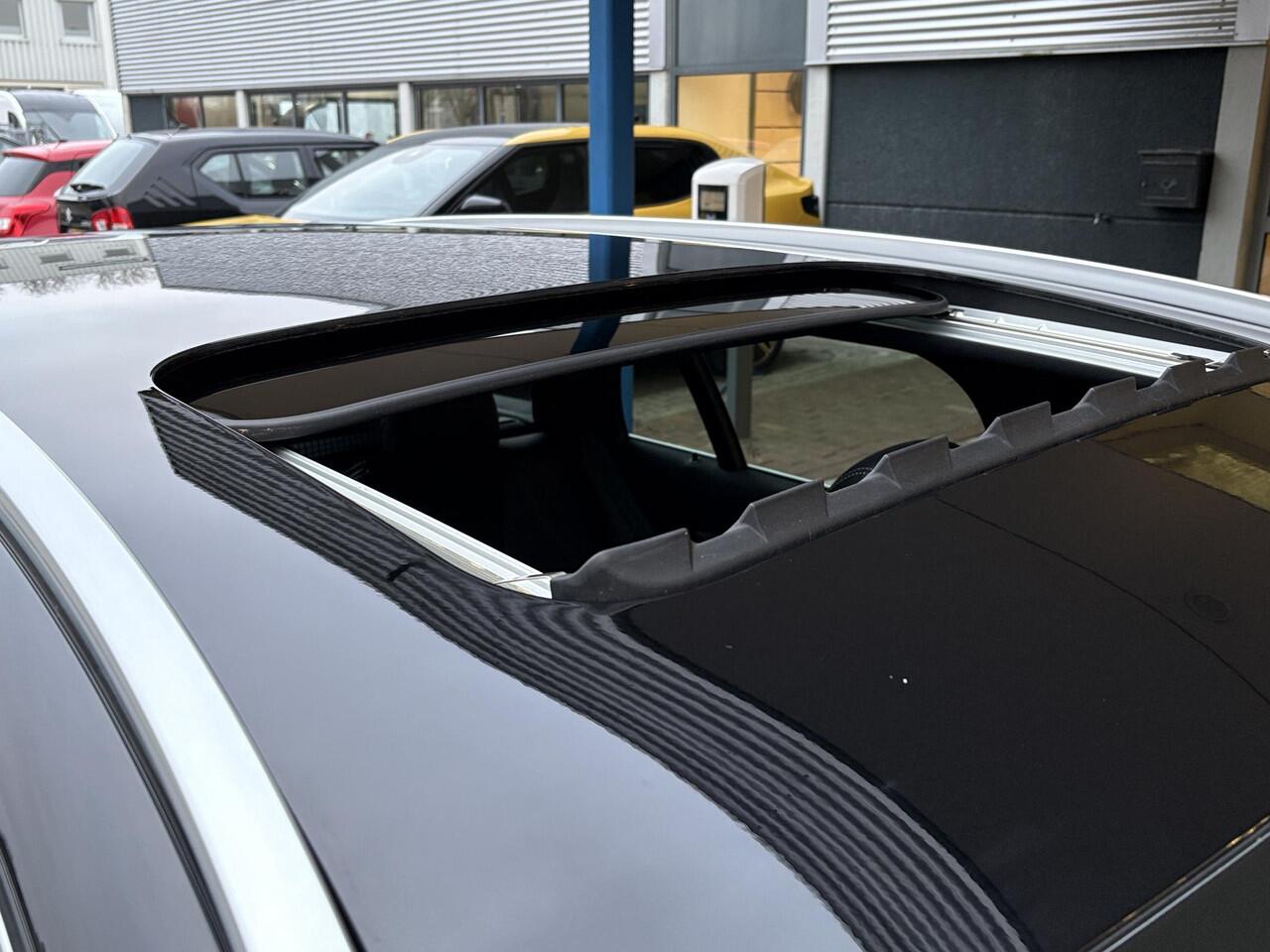 Mercedes-Benz E-estate 300 e AMG Line PHEV | Elek. Wegklapbare Trekhaak | Open dak | Multibeam | Stoelverwarming | Achteruitrijcamera | Adaptive Cruise Control