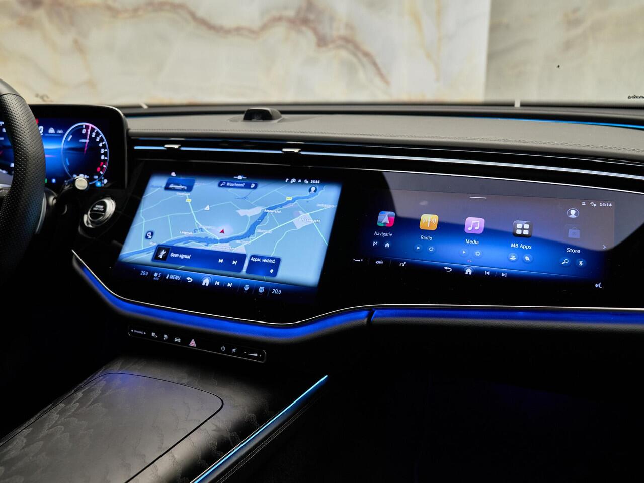 Mercedes-Benz E-estate 300 e AMG Line, pano, luchtv., Burmester, bijrijdersdisplay, 360° camera, tr.haak, ACC, keyless, dealeroh, NP97k