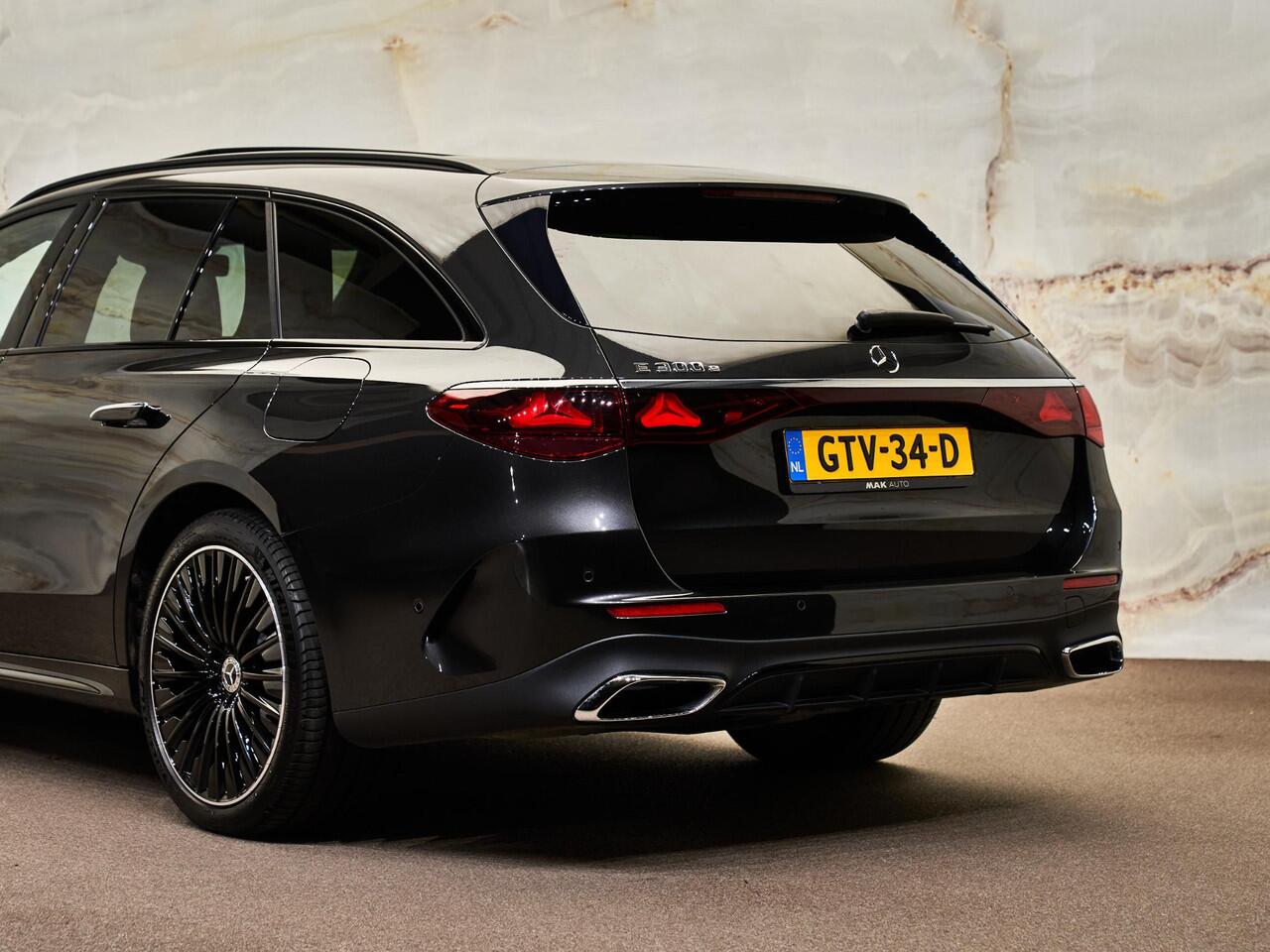 Mercedes-Benz E-estate 300 e AMG Line, pano, luchtv., Burmester, bijrijdersdisplay, 360° camera, tr.haak, ACC, keyless, dealeroh, NP97k