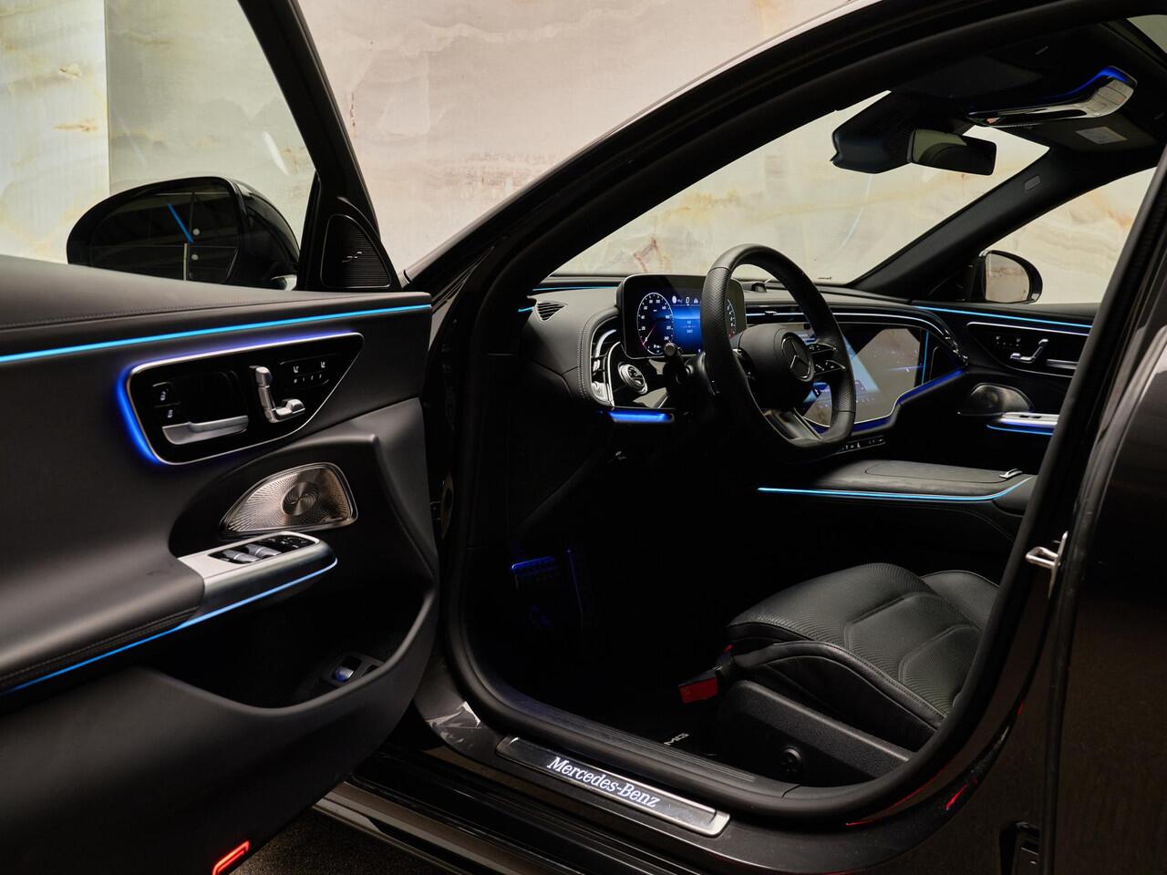 Mercedes-Benz E-estate 300 e AMG Line, pano, luchtv., Burmester, bijrijdersdisplay, 360° camera, tr.haak, ACC, keyless, dealeroh, NP97k