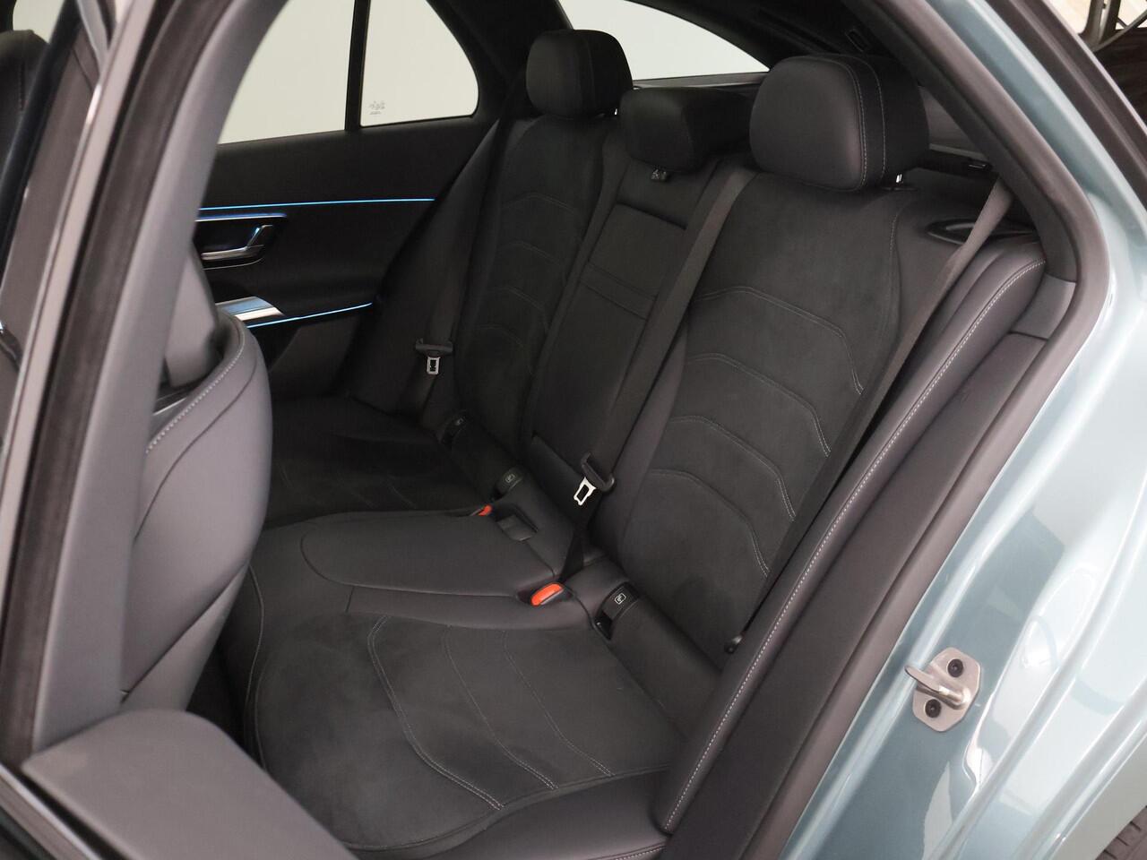 Mercedes-Benz E-estate 300 e AMG Line | Panoramadak | Trekhaak | Night pakket | Memory pakket |