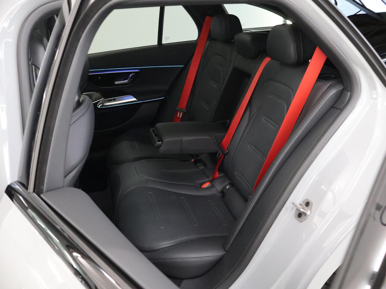 Mercedes-Benz E-estate AMG 53 4MATIC+ | Head-up-Display | Superscreen | Massage | Nightpakket 1 en 2 | Trekhaak | Winter pakket | Rij assistentie pakket |