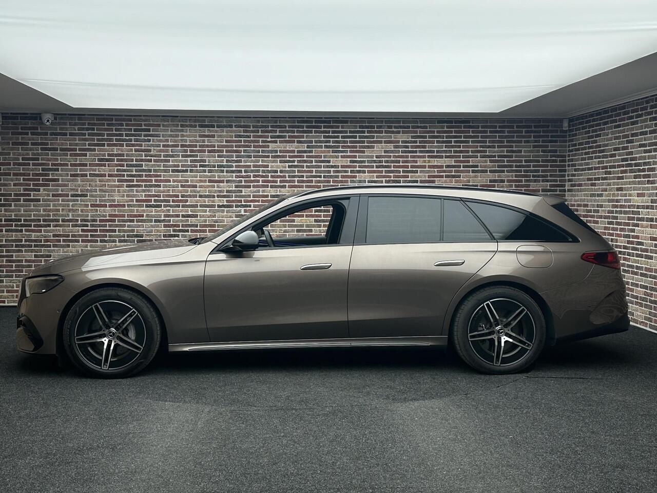 Mercedes-Benz E-estate 300 e AMG Line Burmeister Camera Sfeer Trekhaak Garantie