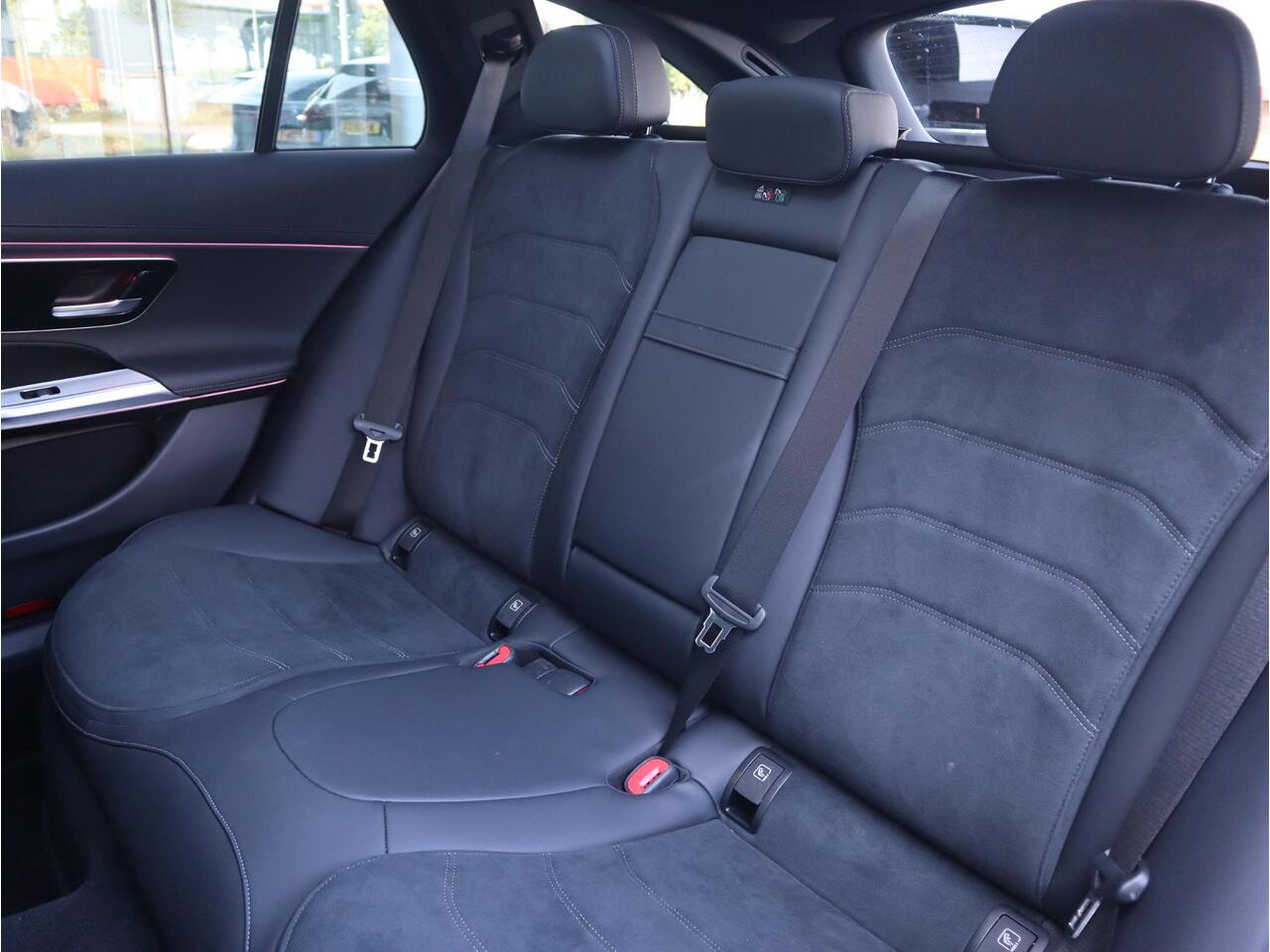 Mercedes-Benz E-estate 300 e AMG Line