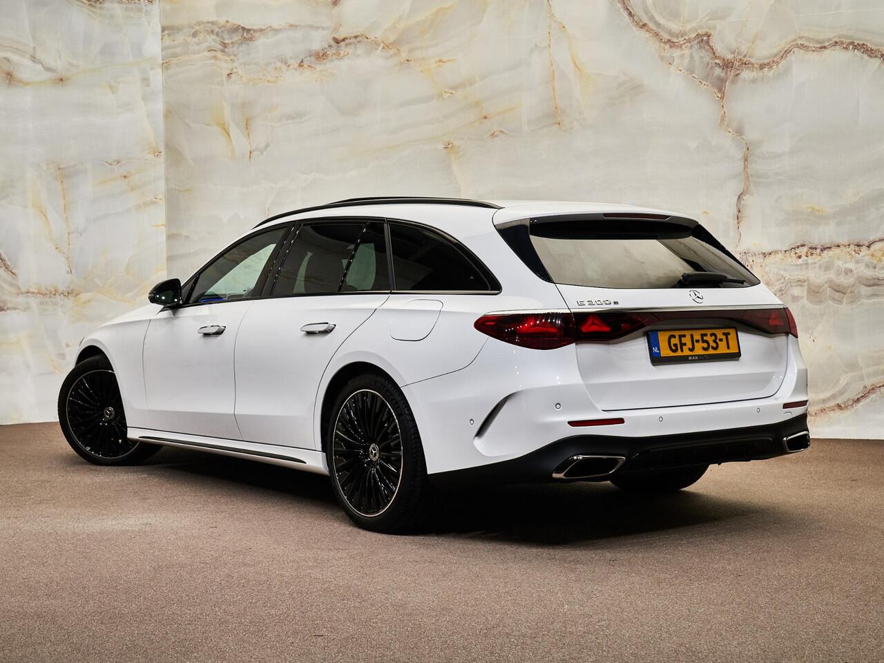 Mercedes-Benz E-estate 300 e AMG Line, NL-auto, 1e eig., pano, Burmester, 360° camera, 20'', tr.haak, ACC, keyless, dealeroh, NP90k