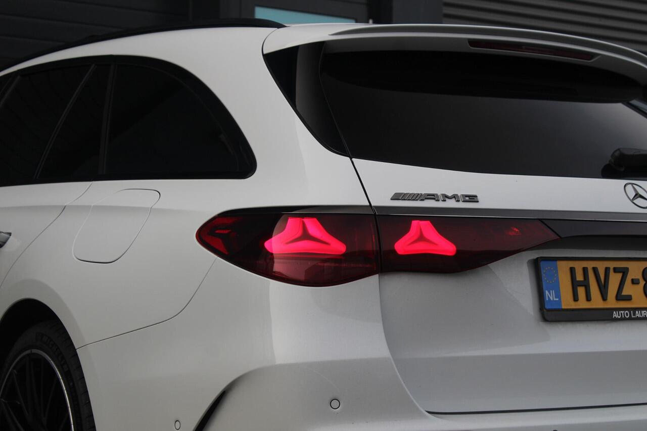 Mercedes-Benz E-estate AMG 53 4MATIC+ Night Edition | MBUX Hyperscreen | Fabrieksgarantie 12-2027 | Achterasbestuuring | Panorama | Leer | Digital light | Trekhaak