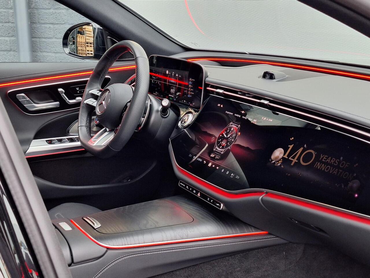 Mercedes-Benz E-estate AMG 53 HYBRID 4MATIC+ | Panoramadak | Burmester | Trekhaak | Massage stoelen incl. memory | Rijassistentiepakket | Superscreen | Head-up Display | DIGITAL LIGHT | Keyless-GO | Elektrische achterklep