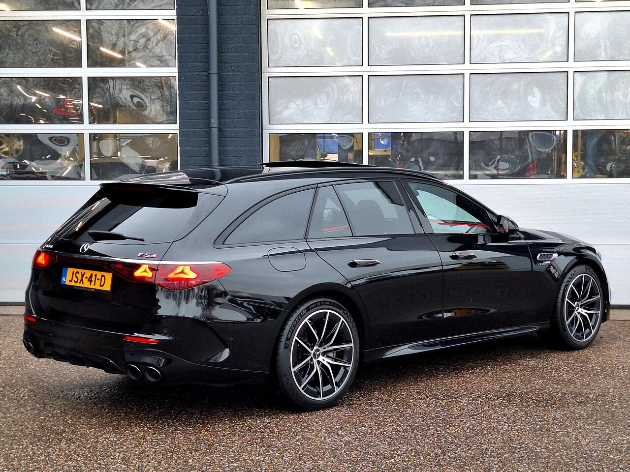 Mercedes-Benz E-estate AMG 53 HYBRID 4MATIC+ | Panoramadak | Burmester | Trekhaak | Massage stoelen incl. memory | Rijassistentiepakket | Superscreen | Head-up Display | DIGITAL LIGHT | Keyless-GO | Elektrische achterklep