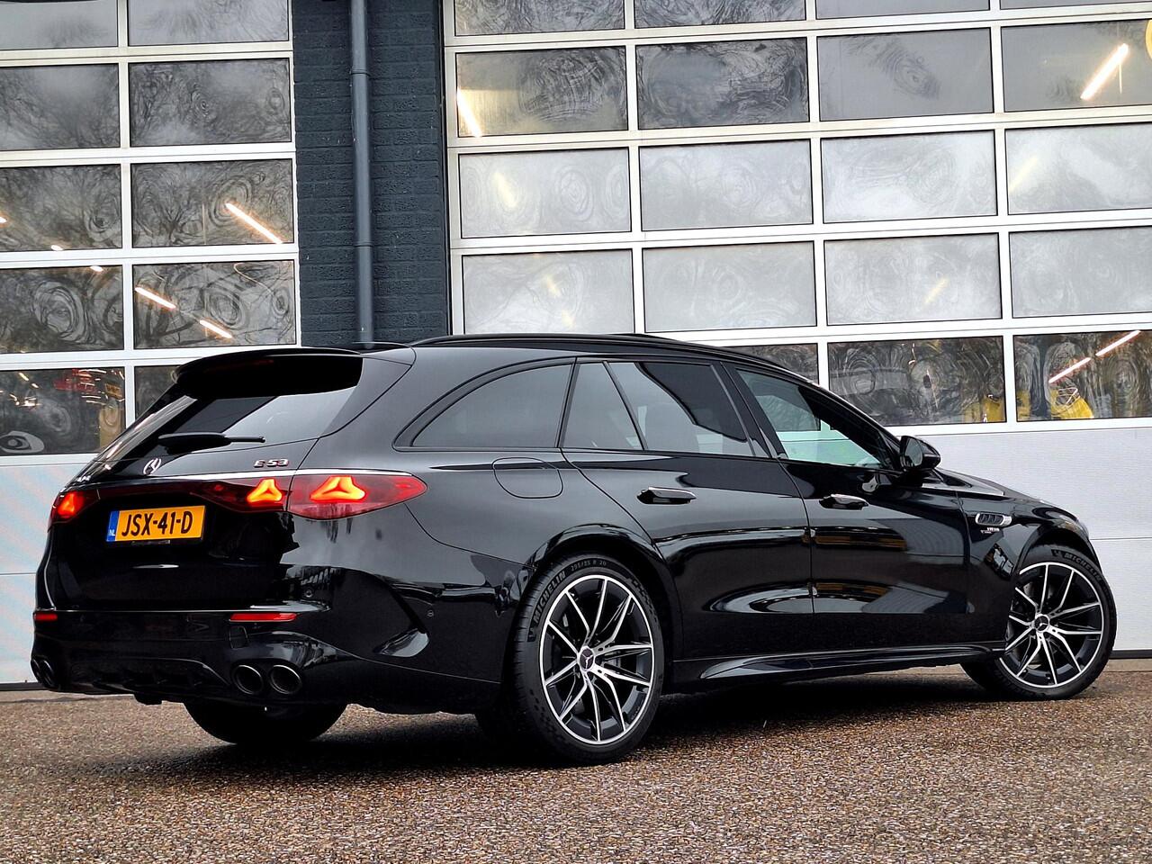 Mercedes-Benz E-estate AMG 53 HYBRID 4MATIC+ | Panoramadak | Burmester | Trekhaak | Massage stoelen incl. memory | Rijassistentiepakket | Superscreen | Head-up Display | DIGITAL LIGHT | Keyless-GO | Elektrische achterklep