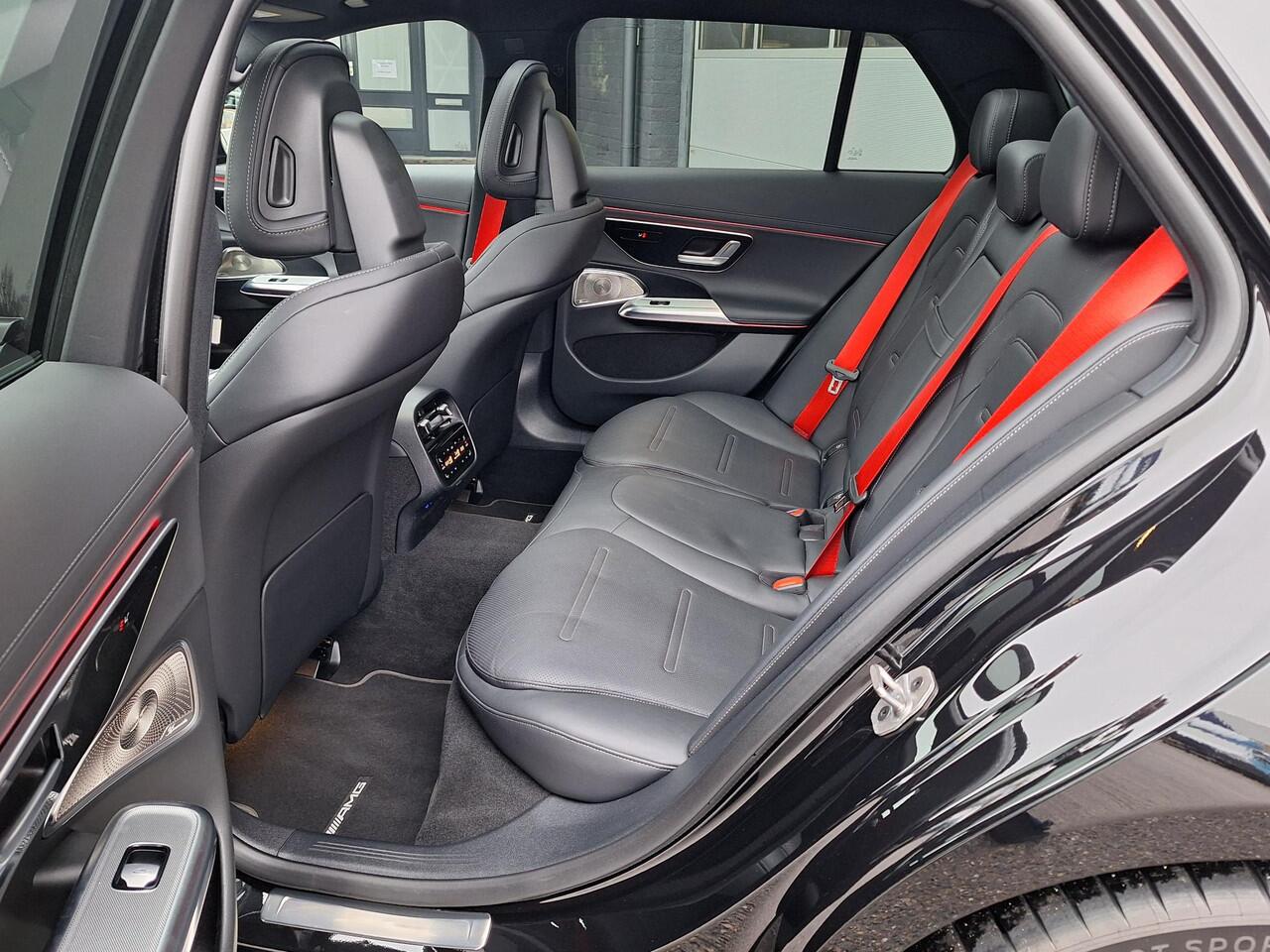 Mercedes-Benz E-estate AMG 53 HYBRID 4MATIC+ | Panoramadak | Burmester | Trekhaak | Massage stoelen incl. memory | Rijassistentiepakket | Superscreen | Head-up Display | DIGITAL LIGHT | Keyless-GO | Elektrische achterklep