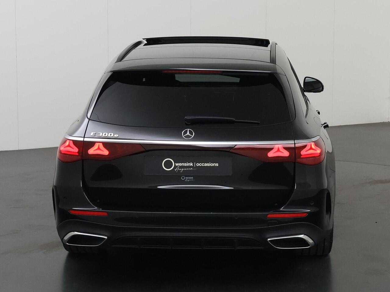 Mercedes-Benz E-estate 300 e AMG Line | Premium | Panoramadak | 20 inch | Trekhaak | Night pakket |