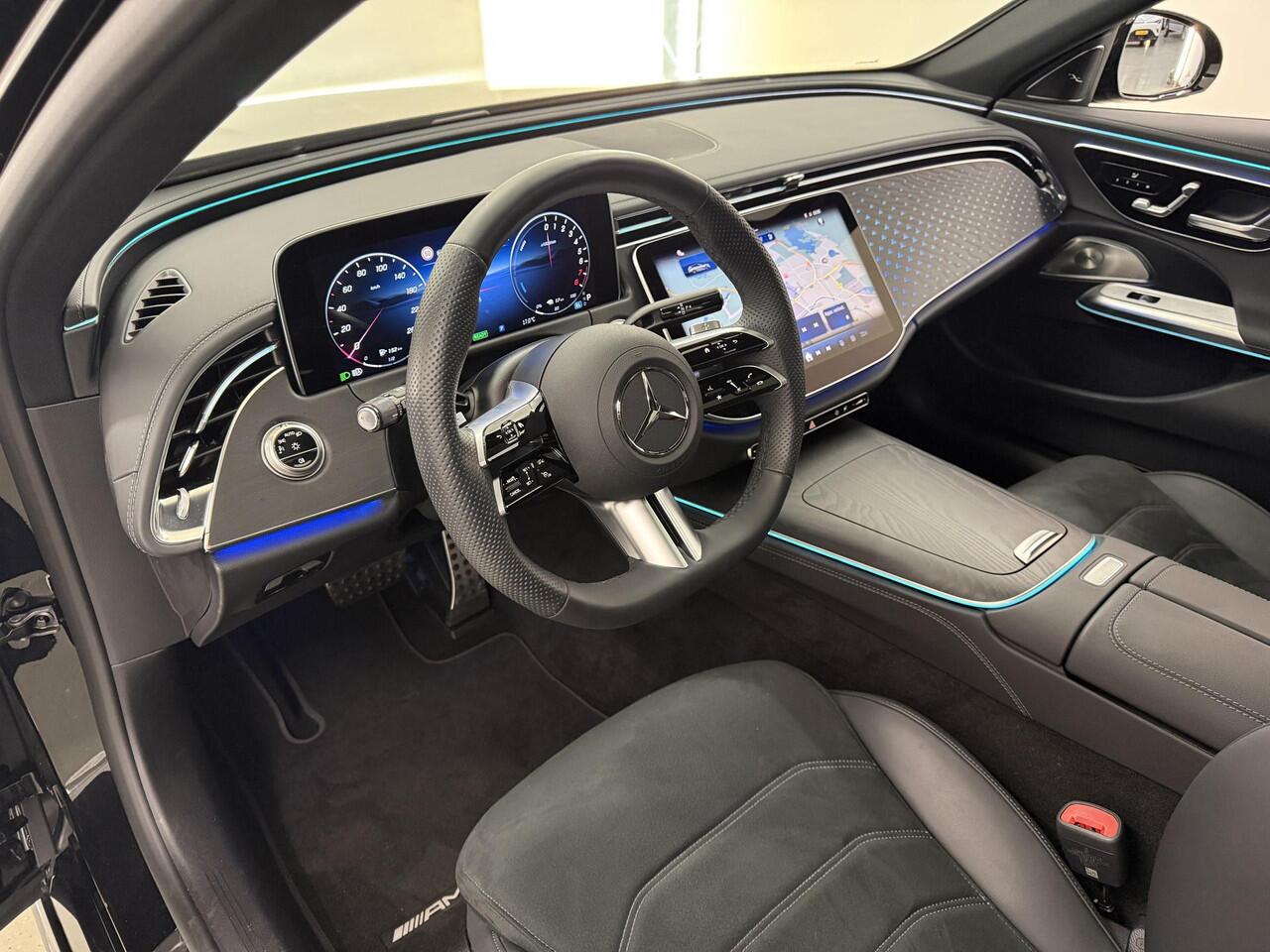 Mercedes-Benz E-estate 300 e AMG Line | Premium | Panoramadak | 20 inch | Trekhaak | Night pakket |