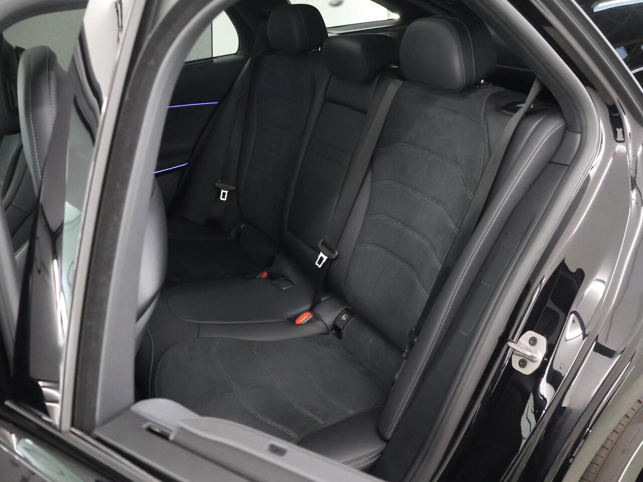 Mercedes-Benz E-estate 300 e AMG Line | AMG | Panoramadak | Trekhaak | Night pakket | Stoelverwarming |