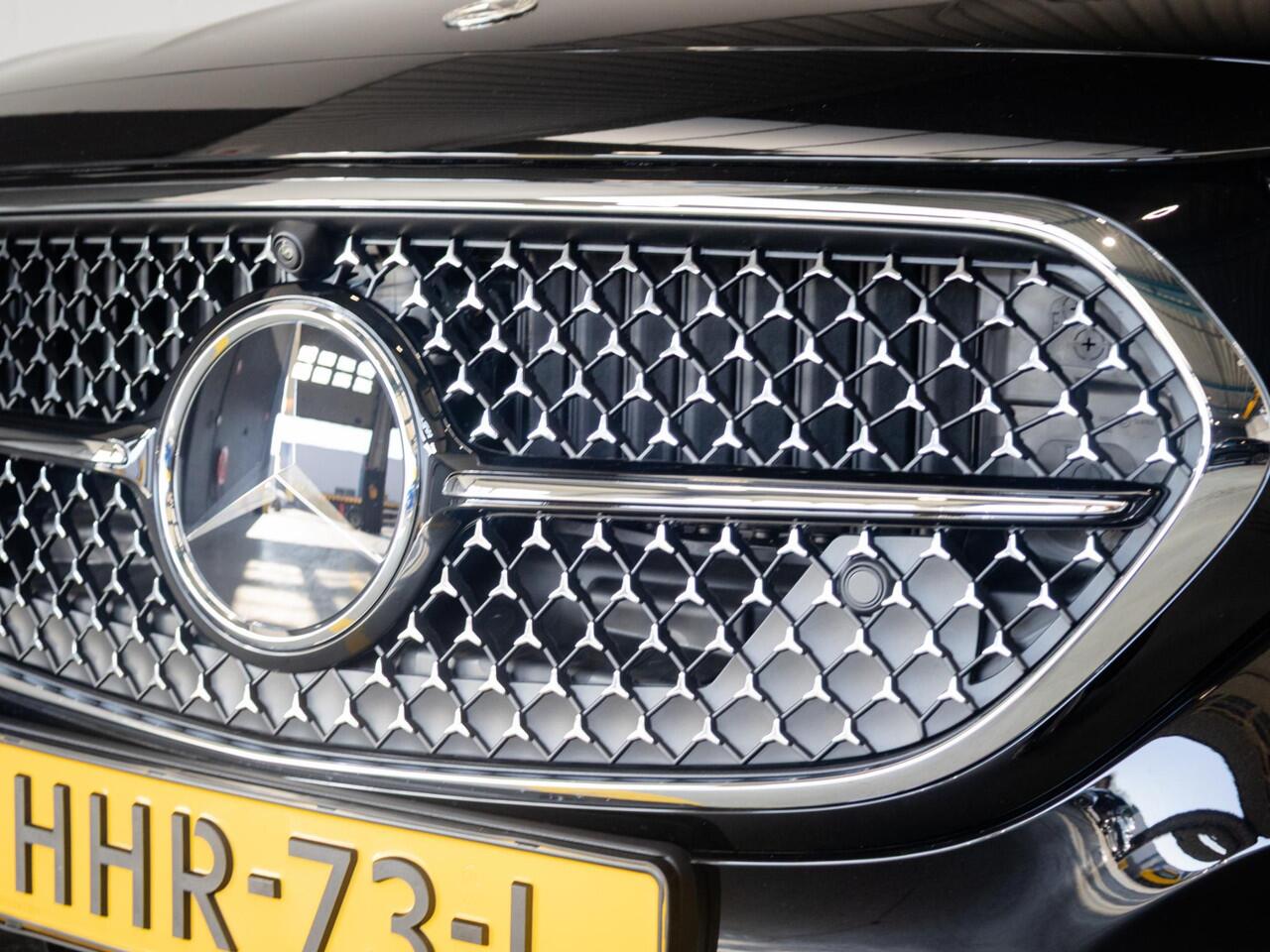 Mercedes-Benz E-estate 300 e Luxury Line Panorama dak