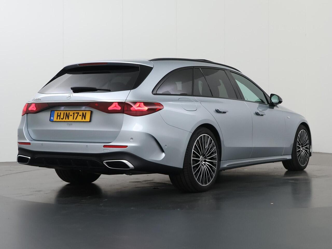 Mercedes-Benz E-estate 300 e Sport Edition | AMG Line | Panorama-schuifdak | Elektrische stoelen incl Memory | MBUX Superscreen | 360-camera |