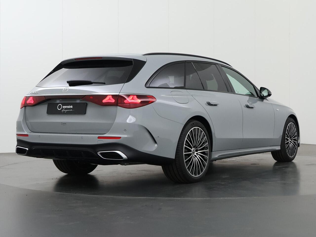 Mercedes-Benz E-estate 300 e Sport Edition | Rijassistentie pakket plus | Panorama dak | AIRMATIC | Head Up display | Night Pakket | Superscreen |