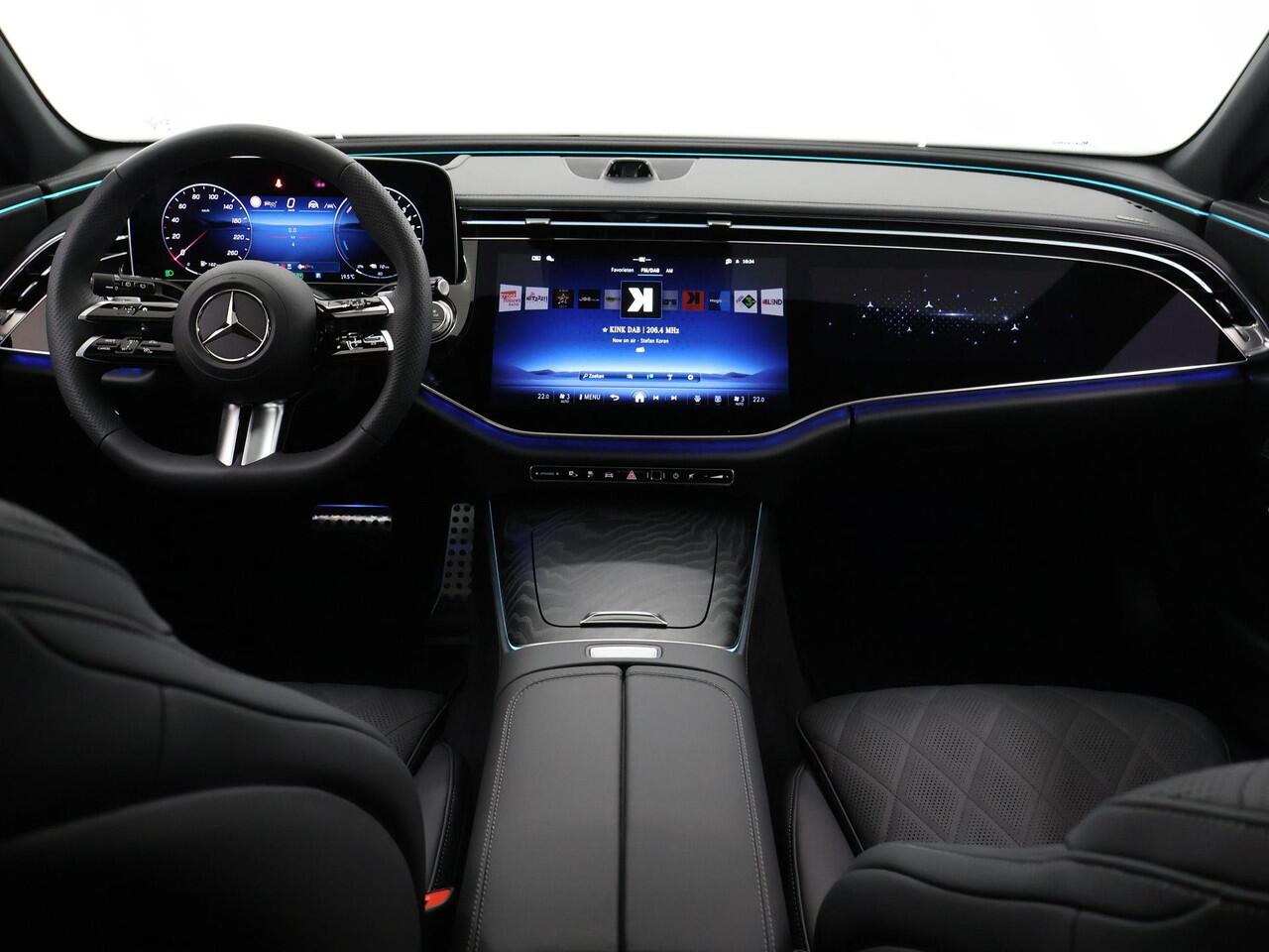 Mercedes-Benz E-estate 300e Sport Edition | Premium Plus pakket | Burmester 4D | Nappa leder | Trekhaak | Stoelventilatie | Panoramaschuifdak |