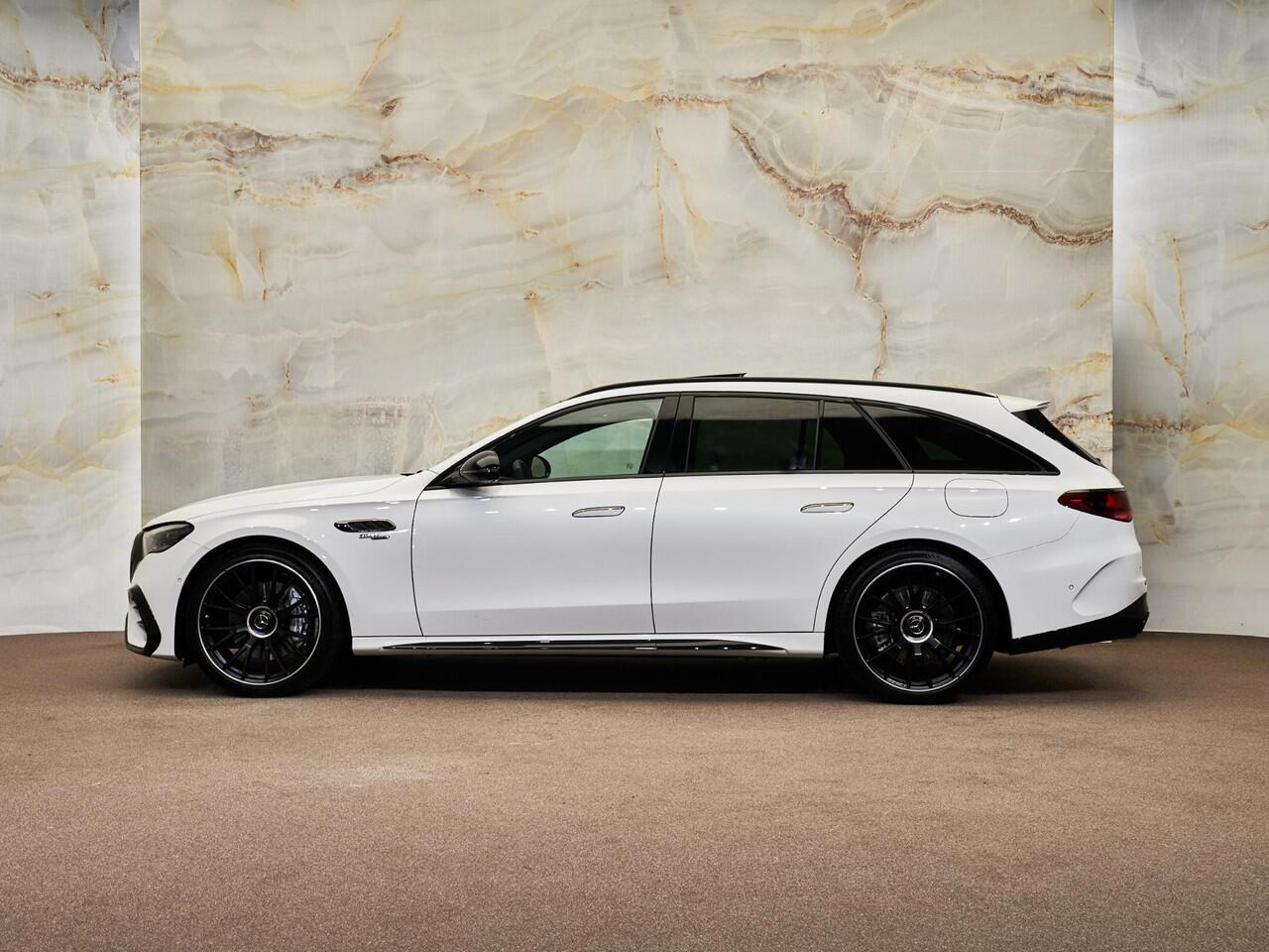 Mercedes-Benz E-estate AMG 53 Hybrid 4Matic+, MANUFAKTUR, pano, tr.haak, Burmester, PARKTRONIC, ACC, memory, 360 camera, keyless, privacy