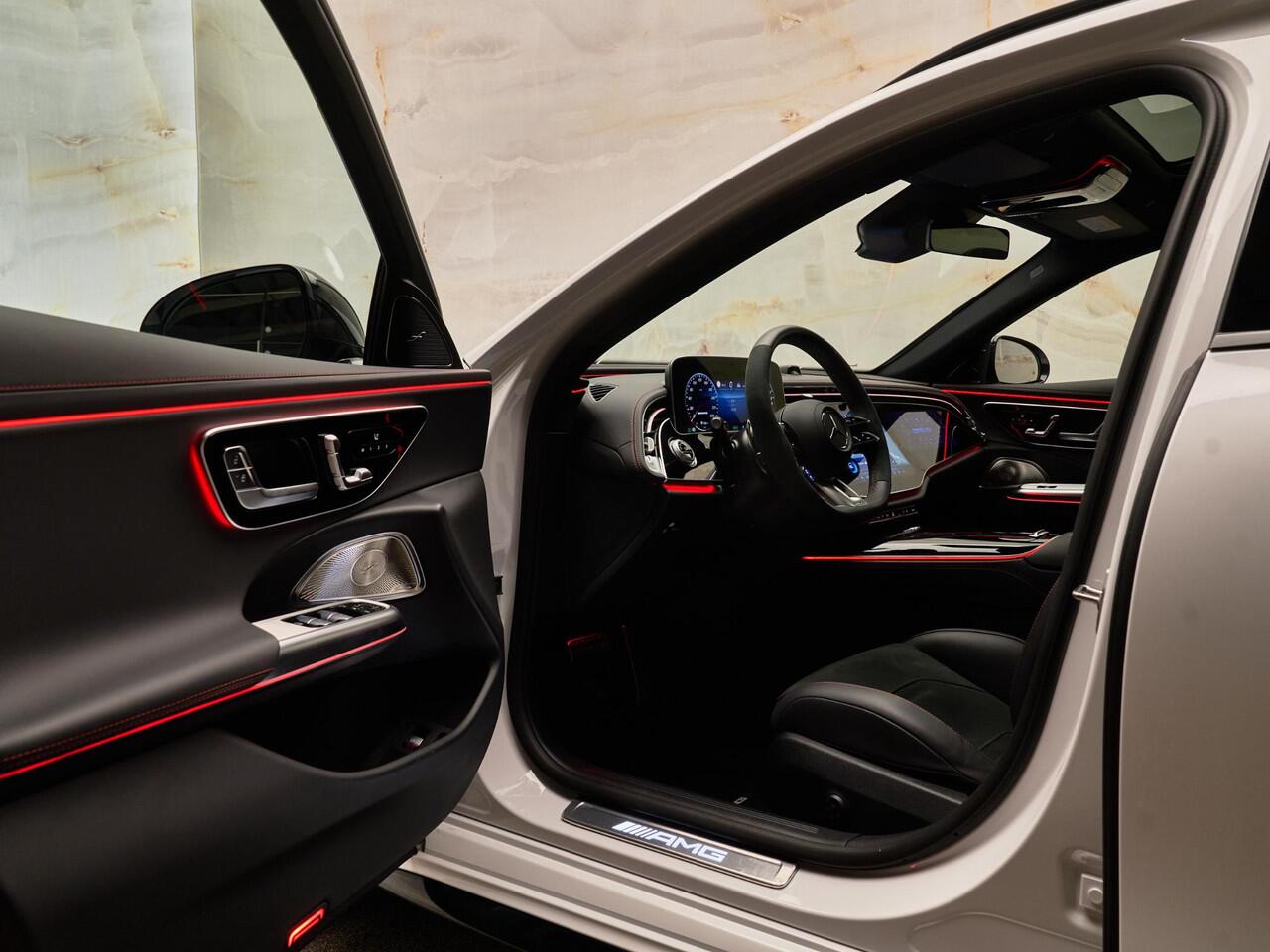 Mercedes-Benz E-estate AMG 53 Hybrid 4Matic+, MANUFAKTUR, pano, tr.haak, Burmester, PARKTRONIC, ACC, memory, 360 camera, keyless, privacy