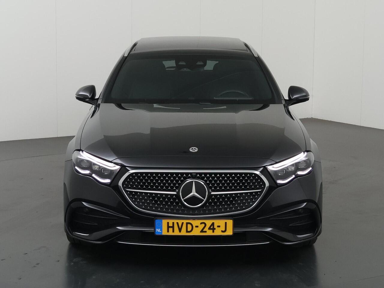 Mercedes-Benz E-estate 300 e Sport Edition | Hyperscreen | AMG | Panoramadak | Digital light | 20" lichtmetalen velgen |